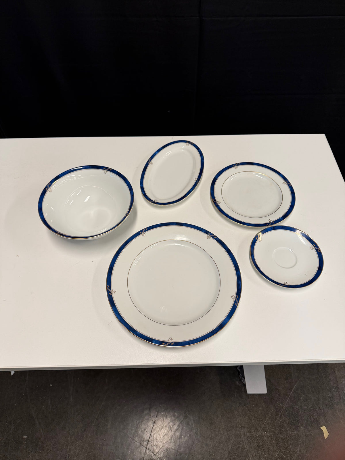 Patra by Nikko White Porcelain 5 Piece Dinnerware Set with Blue Trim