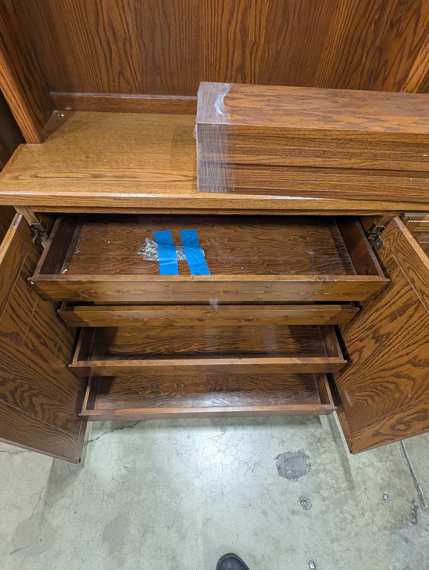 Traditional Oak Wood Bookcase with Cabinets