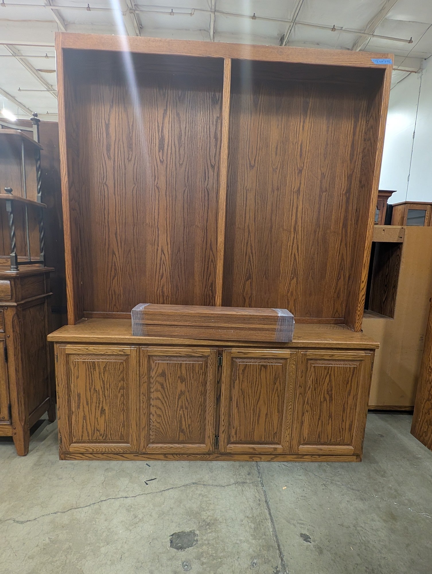 Traditional Oak Wood Bookcase with Cabinets