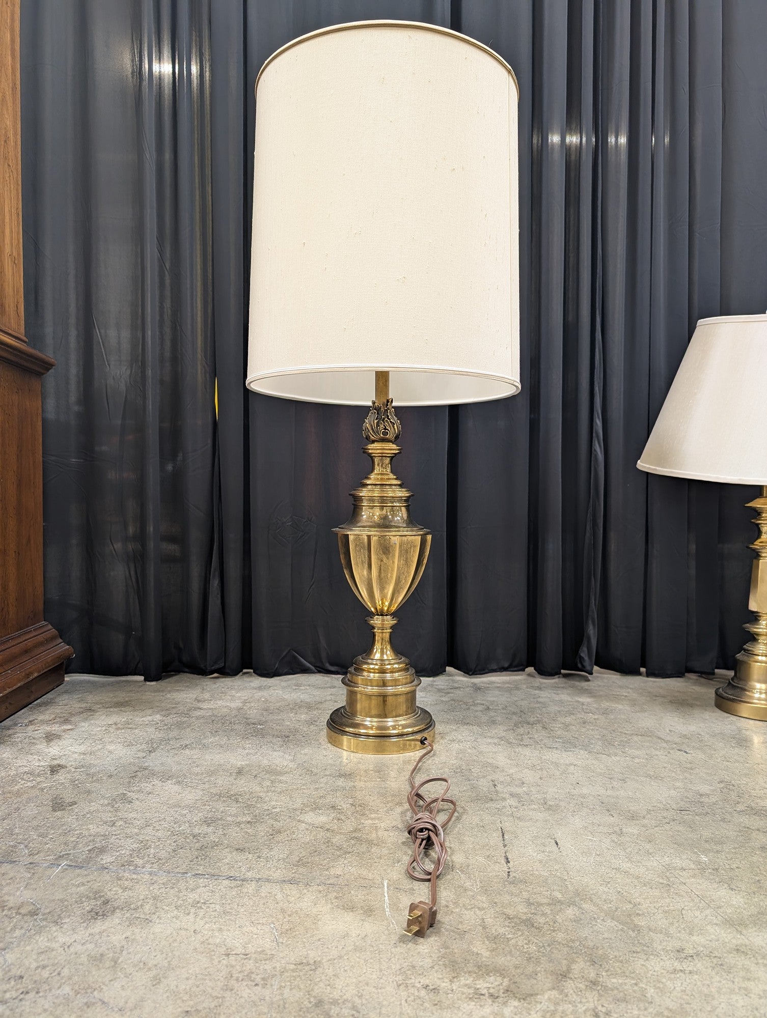 Vintage Brass Urn-Shaped Table Lamp with Cream Shade