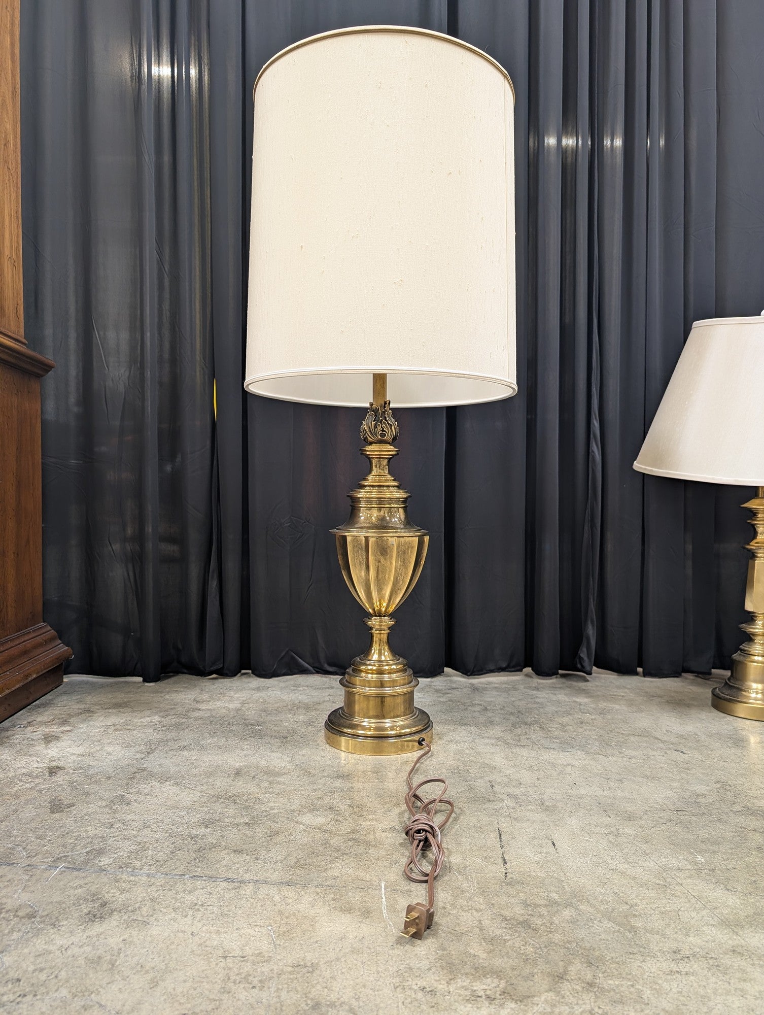 Vintage Brass Urn-Shaped Table Lamp with Cream Shade