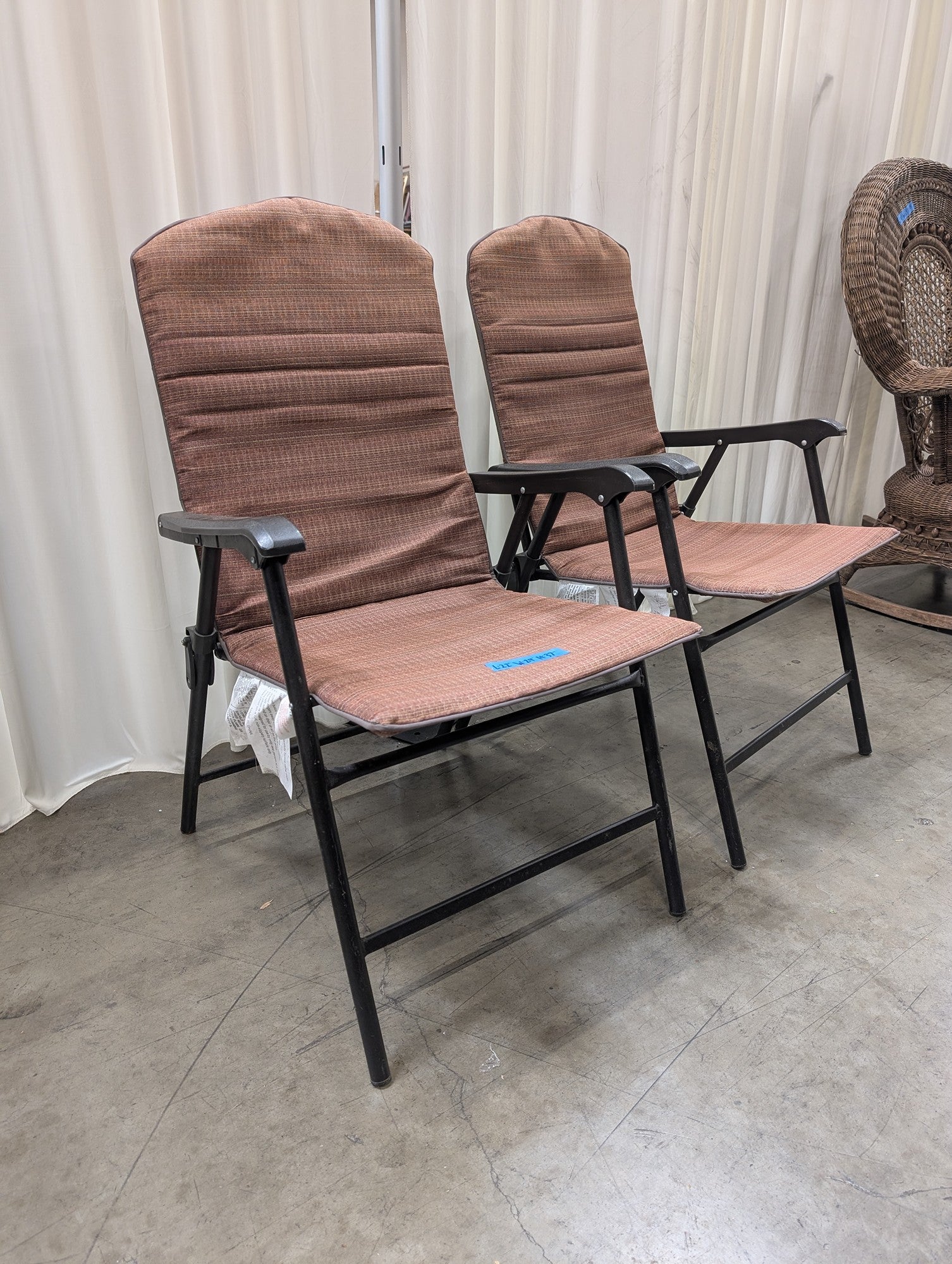 Pair of Padded Folding Patio Chairs – Brown High-Back with Armrests