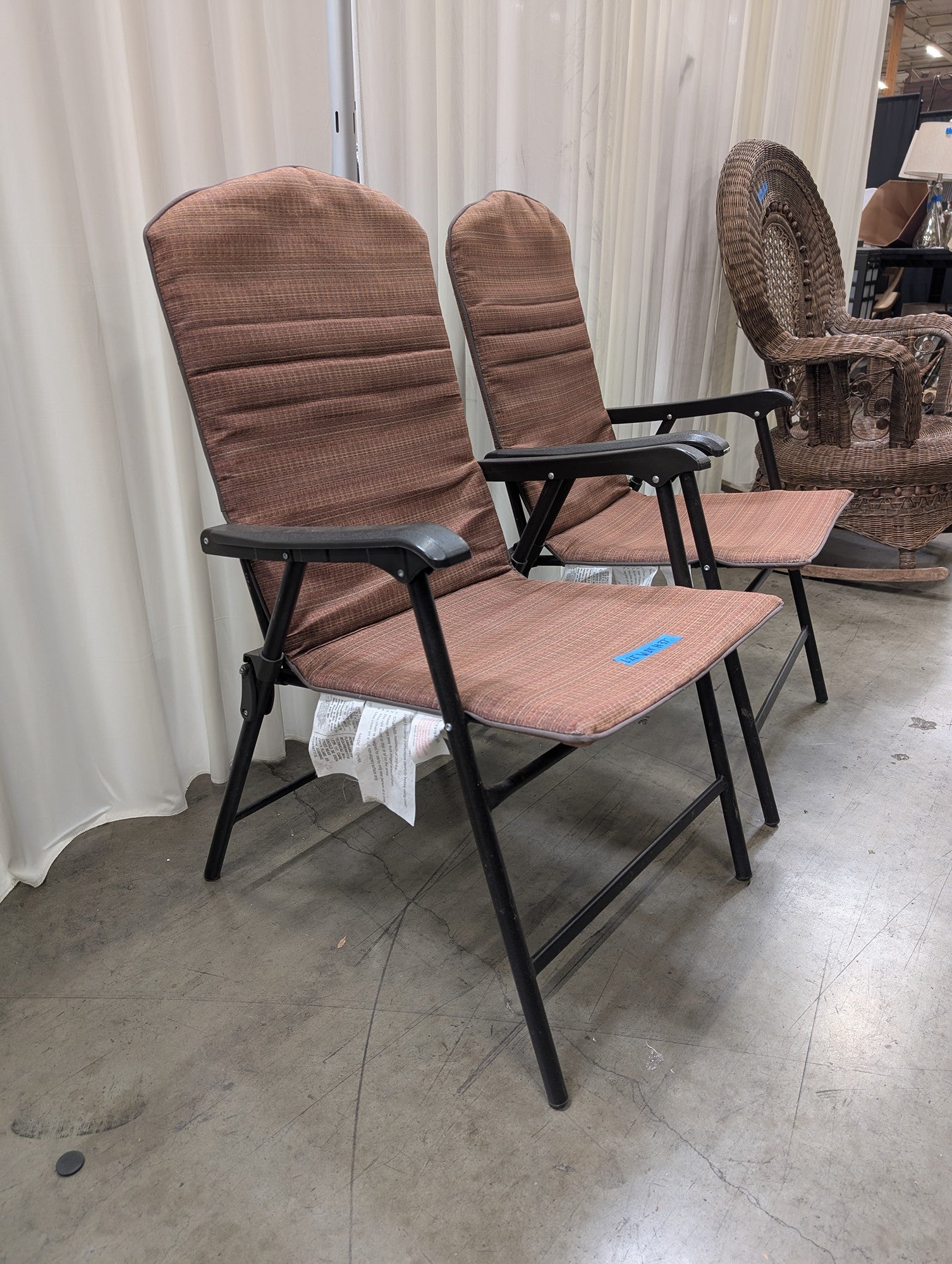 Pair of Padded Folding Patio Chairs – Brown High-Back with Armrests