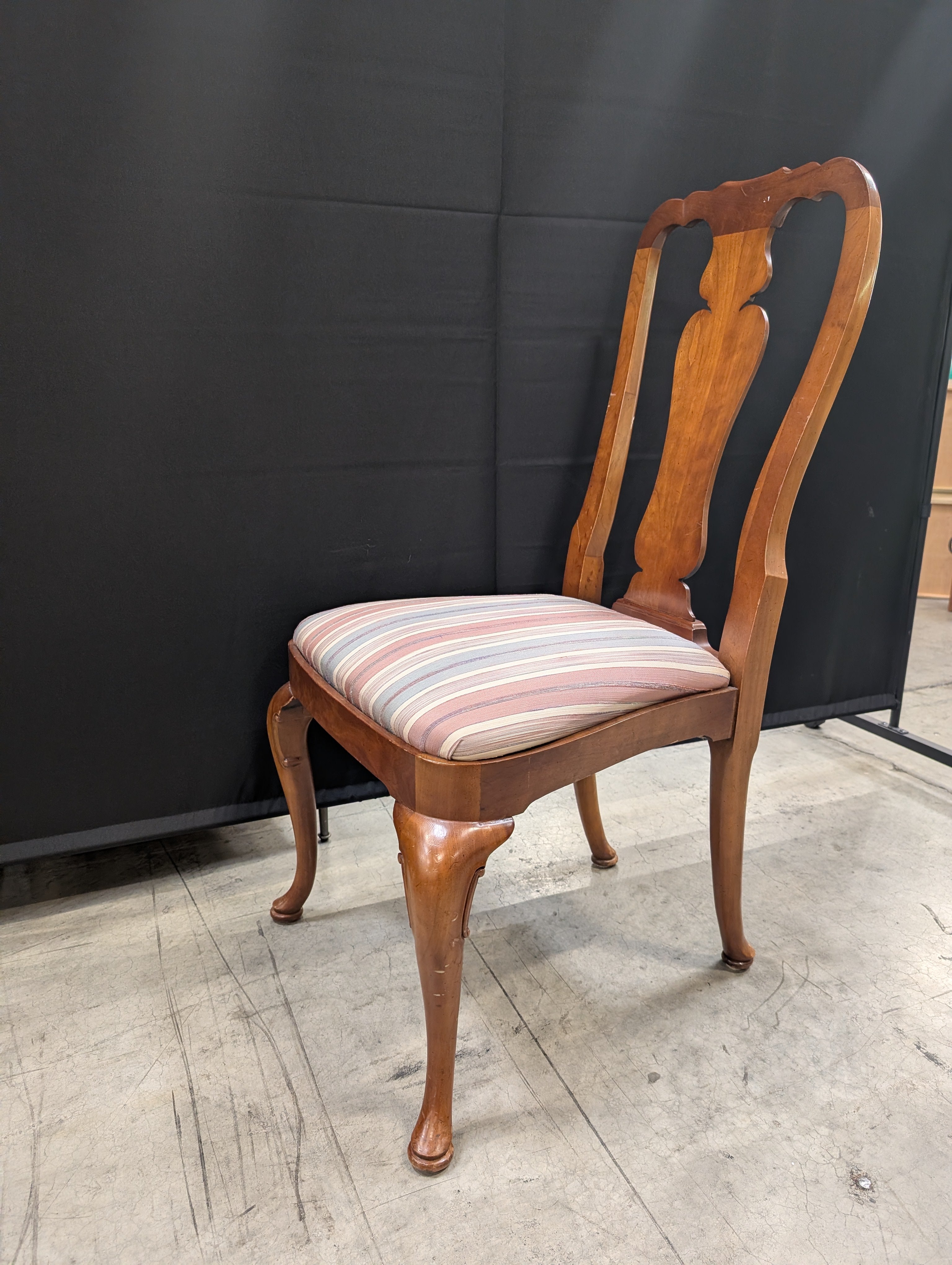 Set of Four Queen Ann Carved Mahogany Kindel Dining Chairs