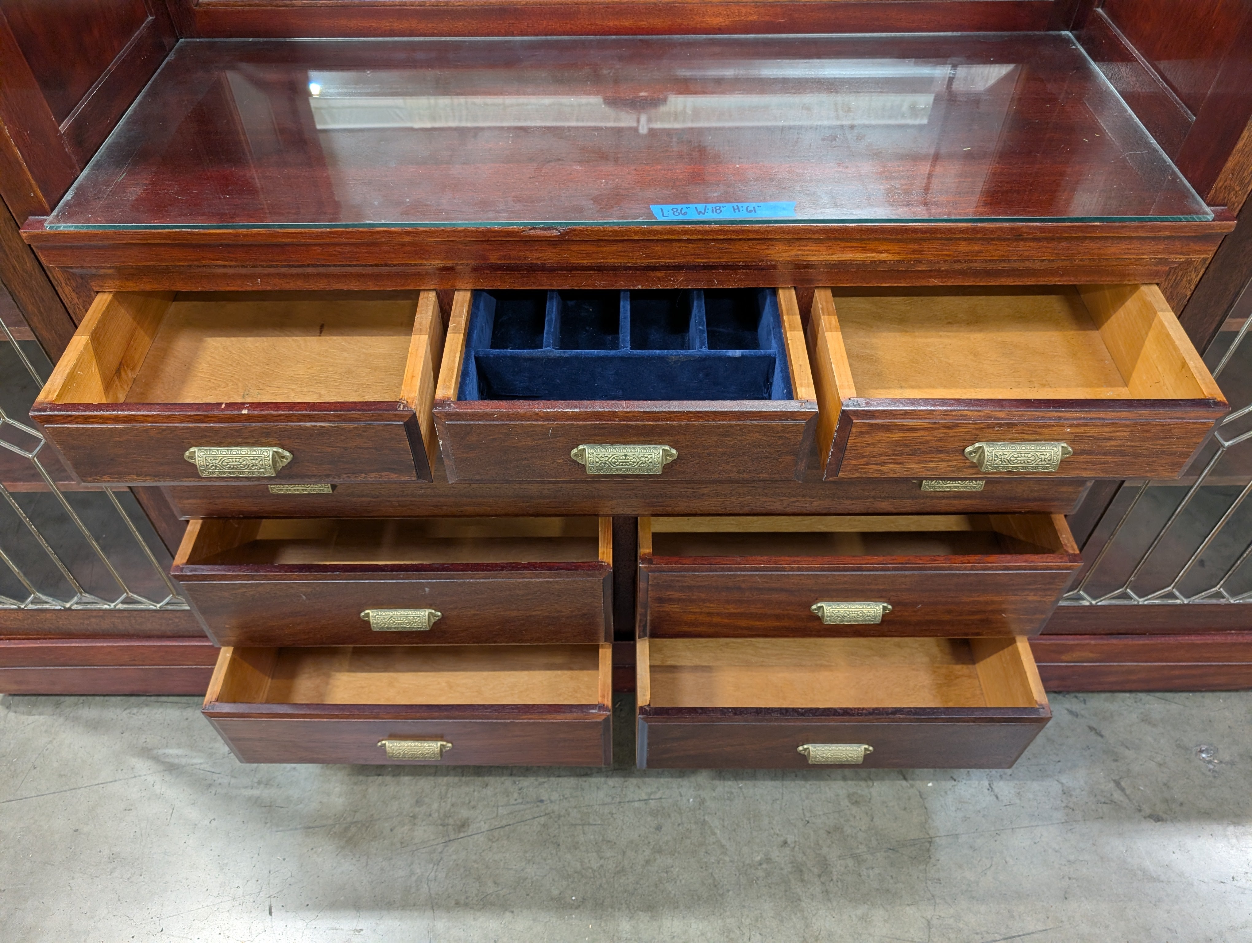 Traditional Mahogany Wood China Cabinet with Mirror