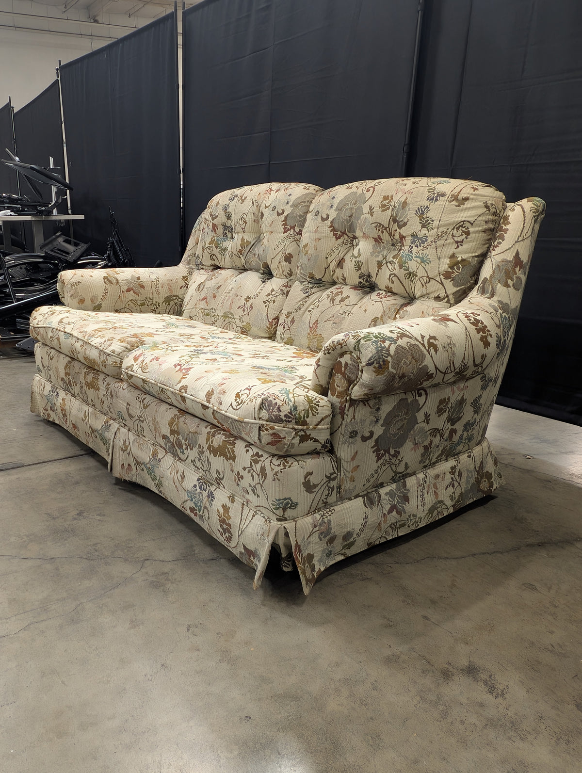 Traditional Botanical Pattern Two-Seater Sofa