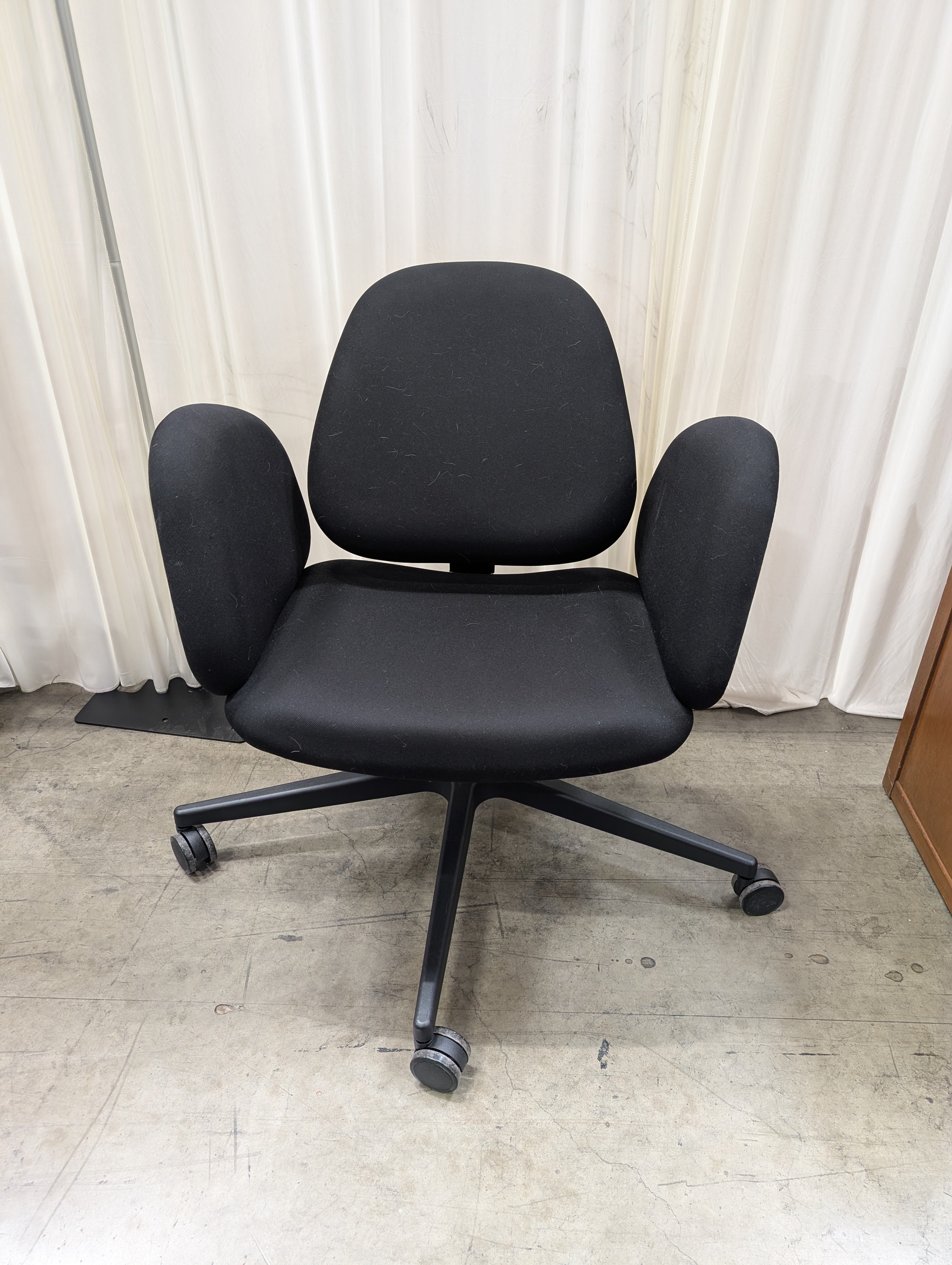 Beyou Black Fabric Upholstered Swivel Office Chair