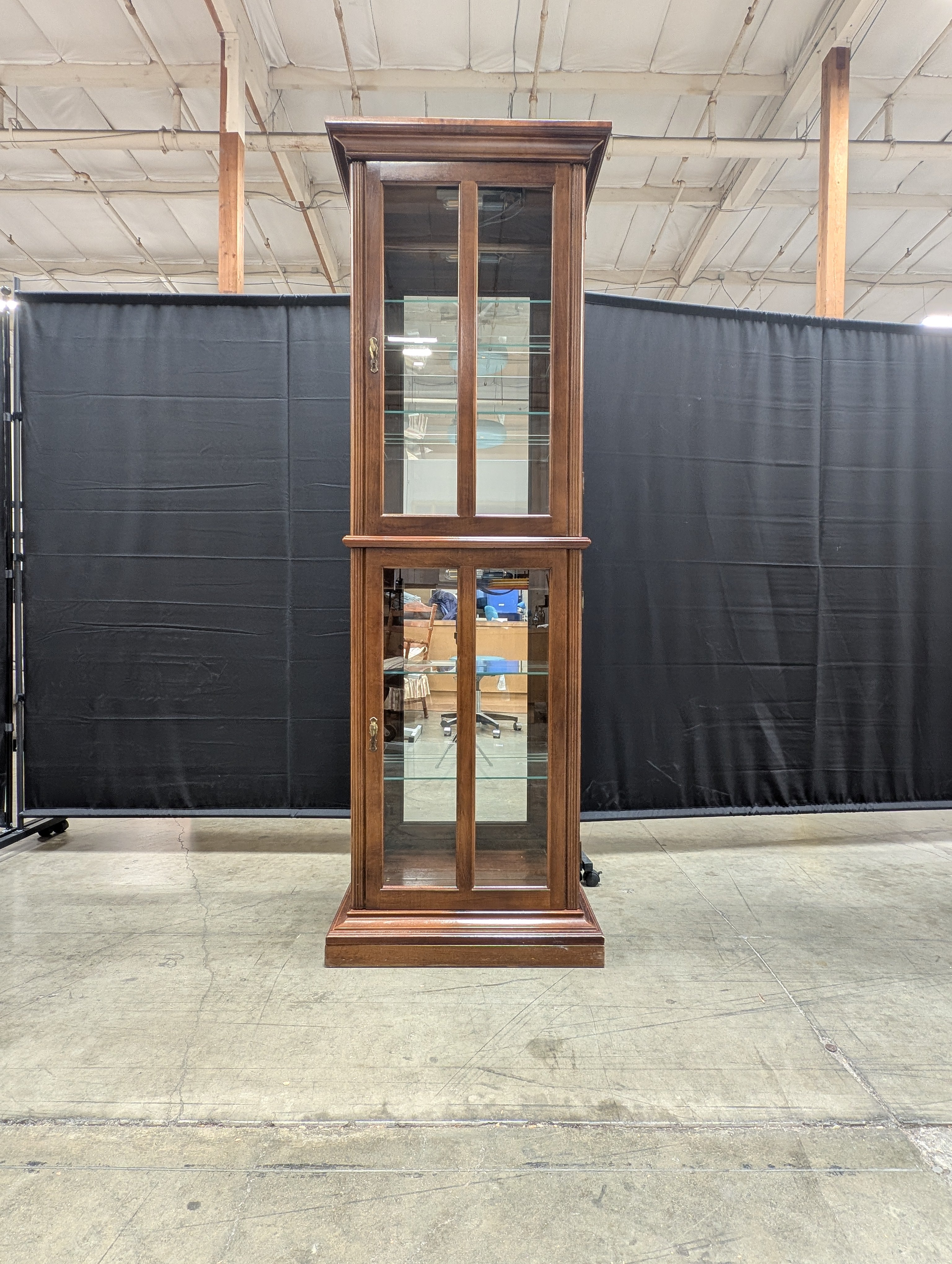 Tall Dark Wood PULASKI FURNITURE Display Curio Cabinet with Cherry Finish