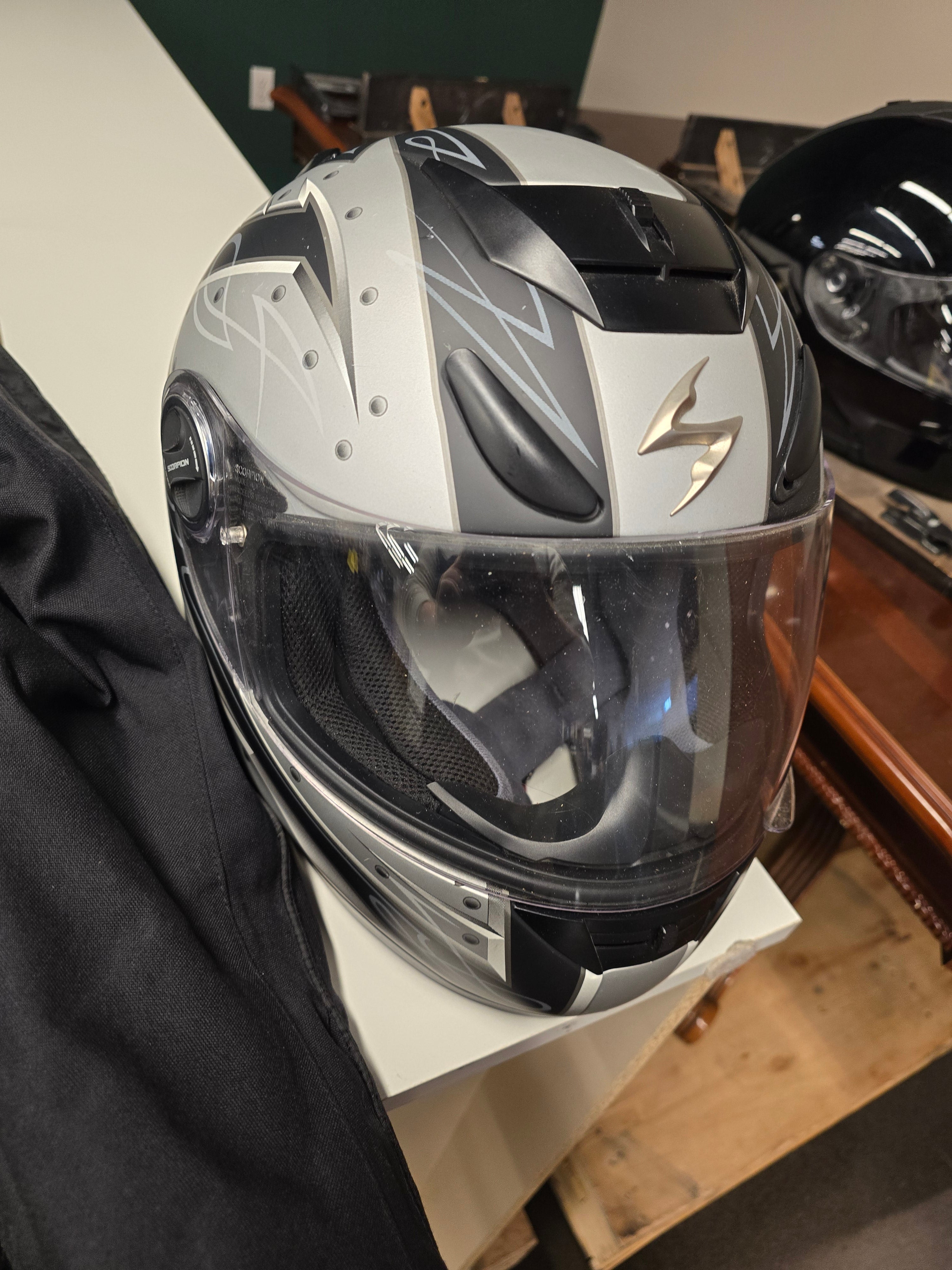 Scorpion Exo-700 (Used) Motorcycle Helmet