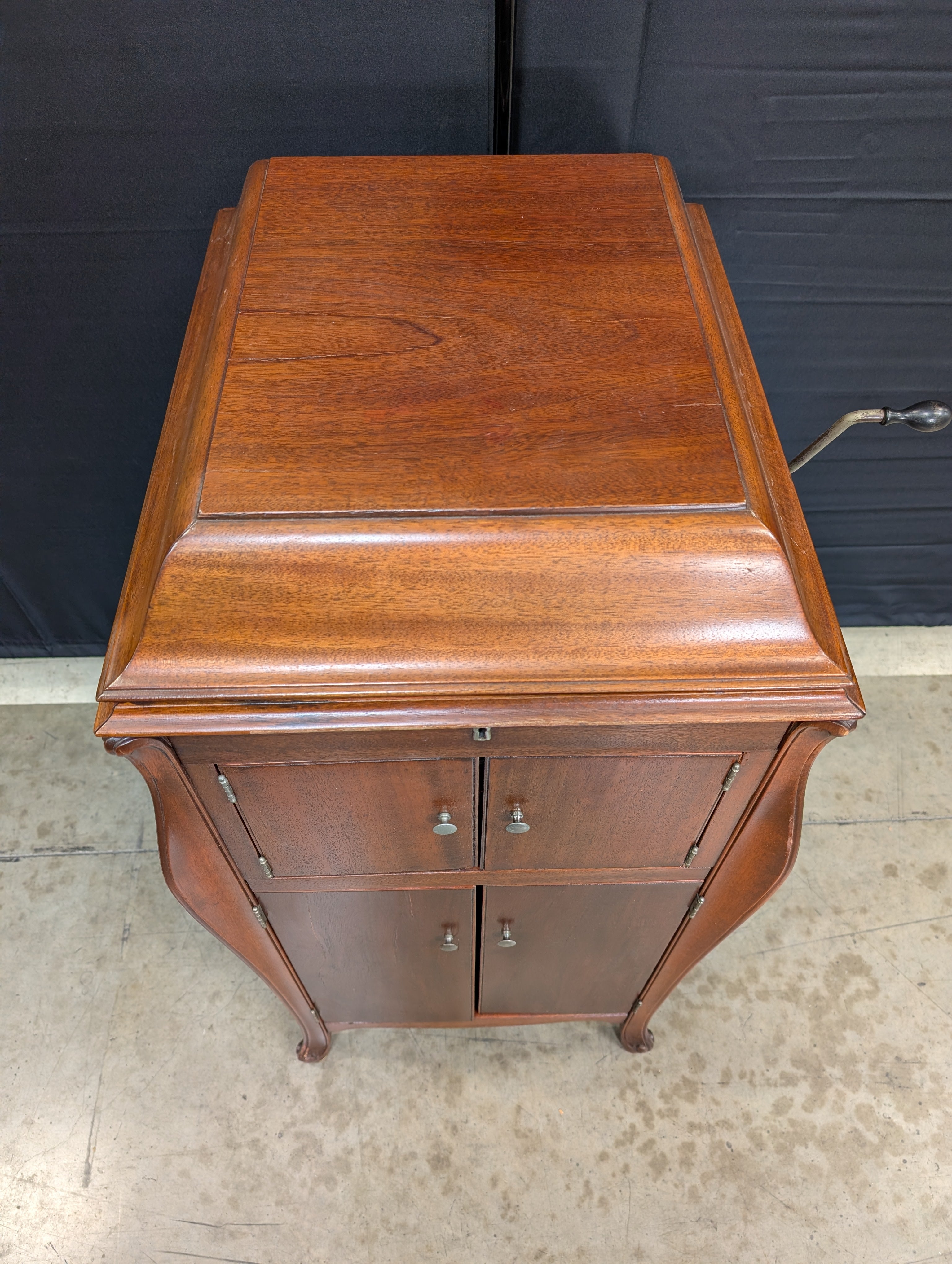 Vintage Victor VV-XI Victrola Phonograph Wood Cabinet