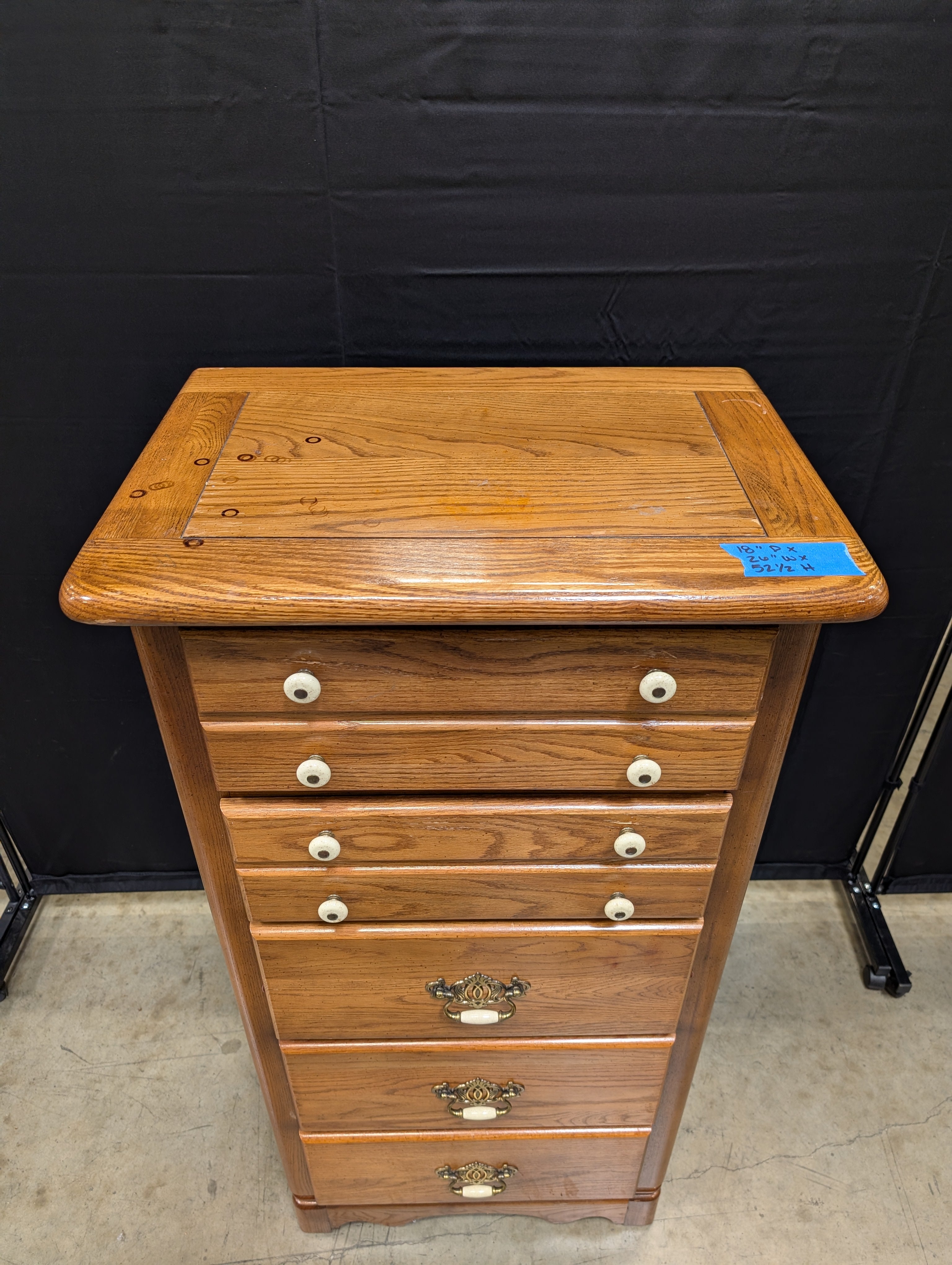 Bassett Traditional Wood Lingerie Chest with Vanity Top