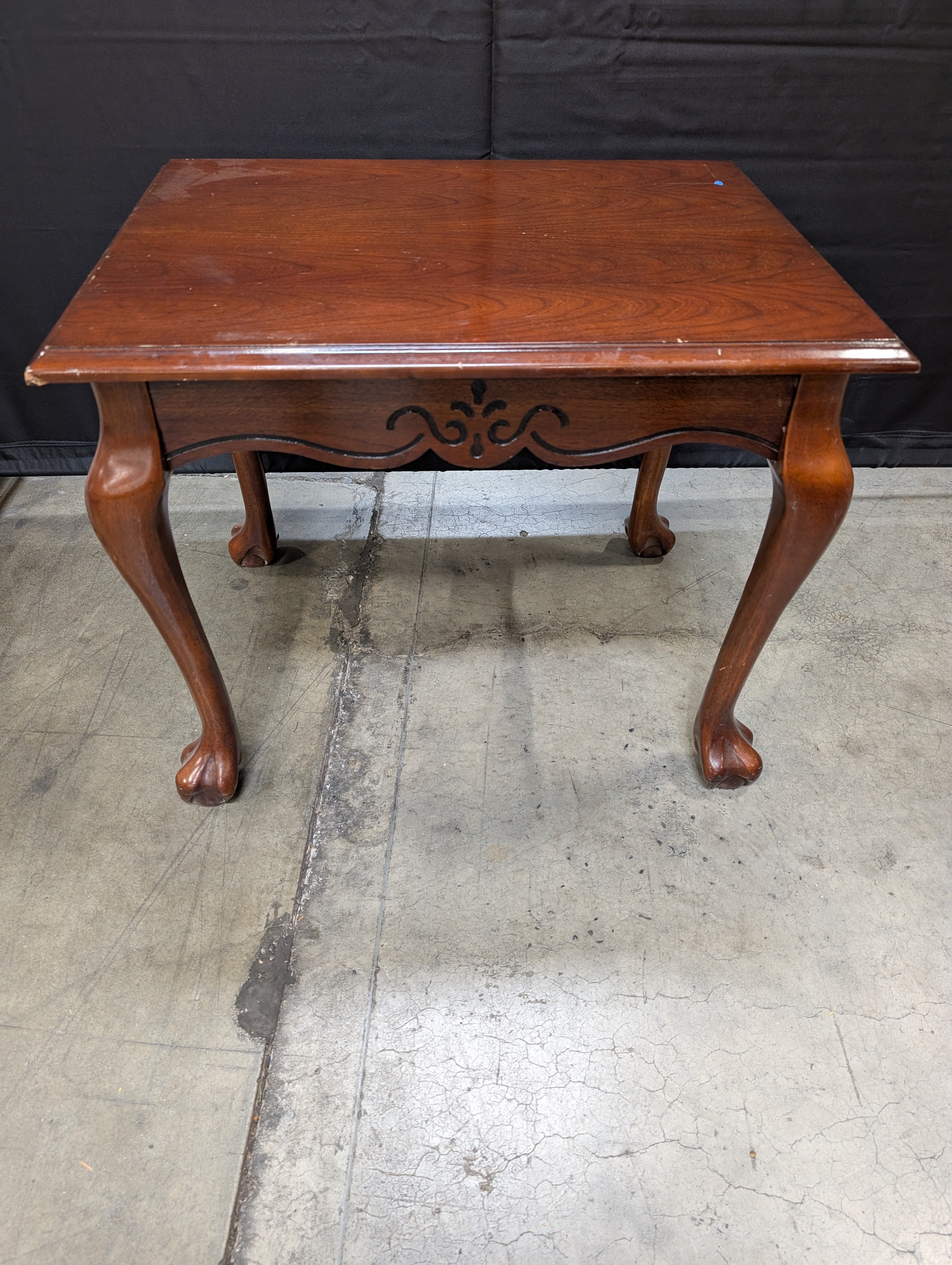 Traditional Dark Wood Accent Side Table