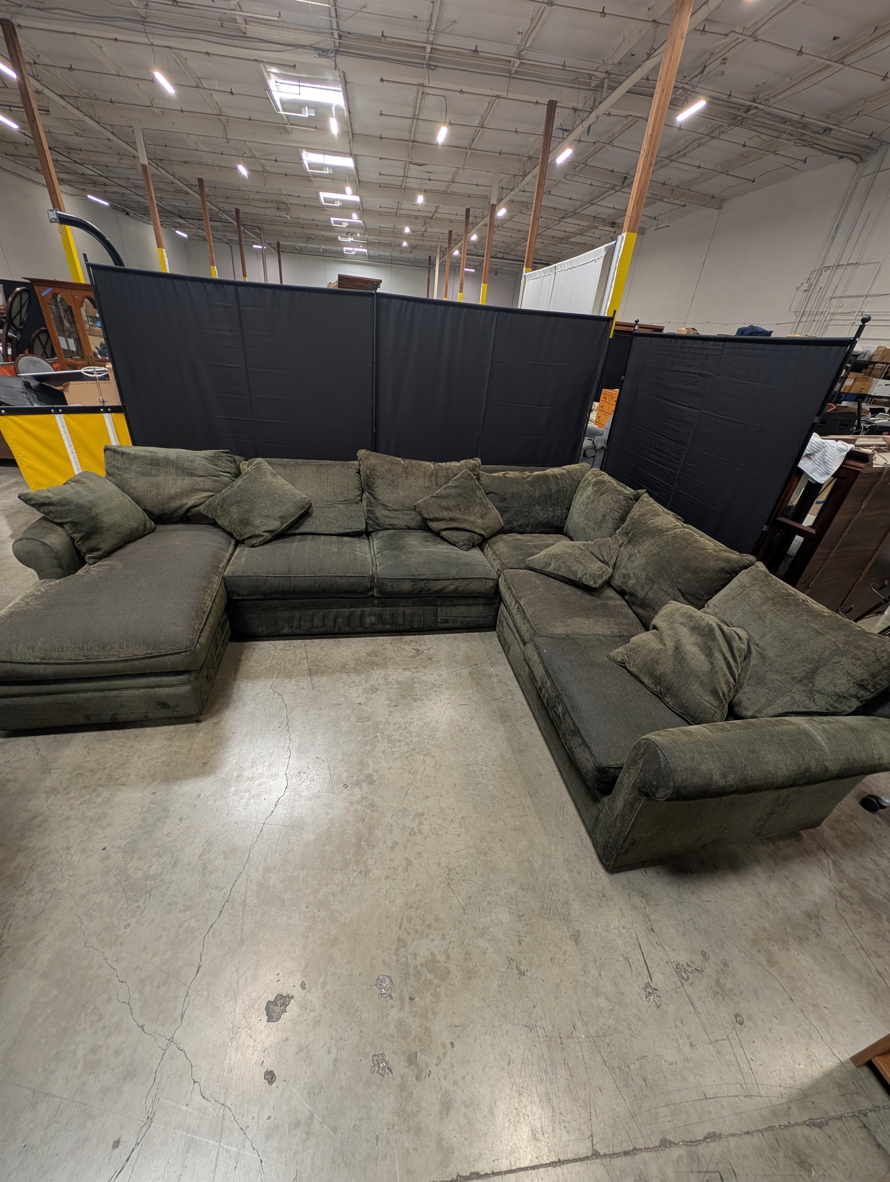 Spacious Dark Grey U-Shaped Sectional Sofa with Chaise