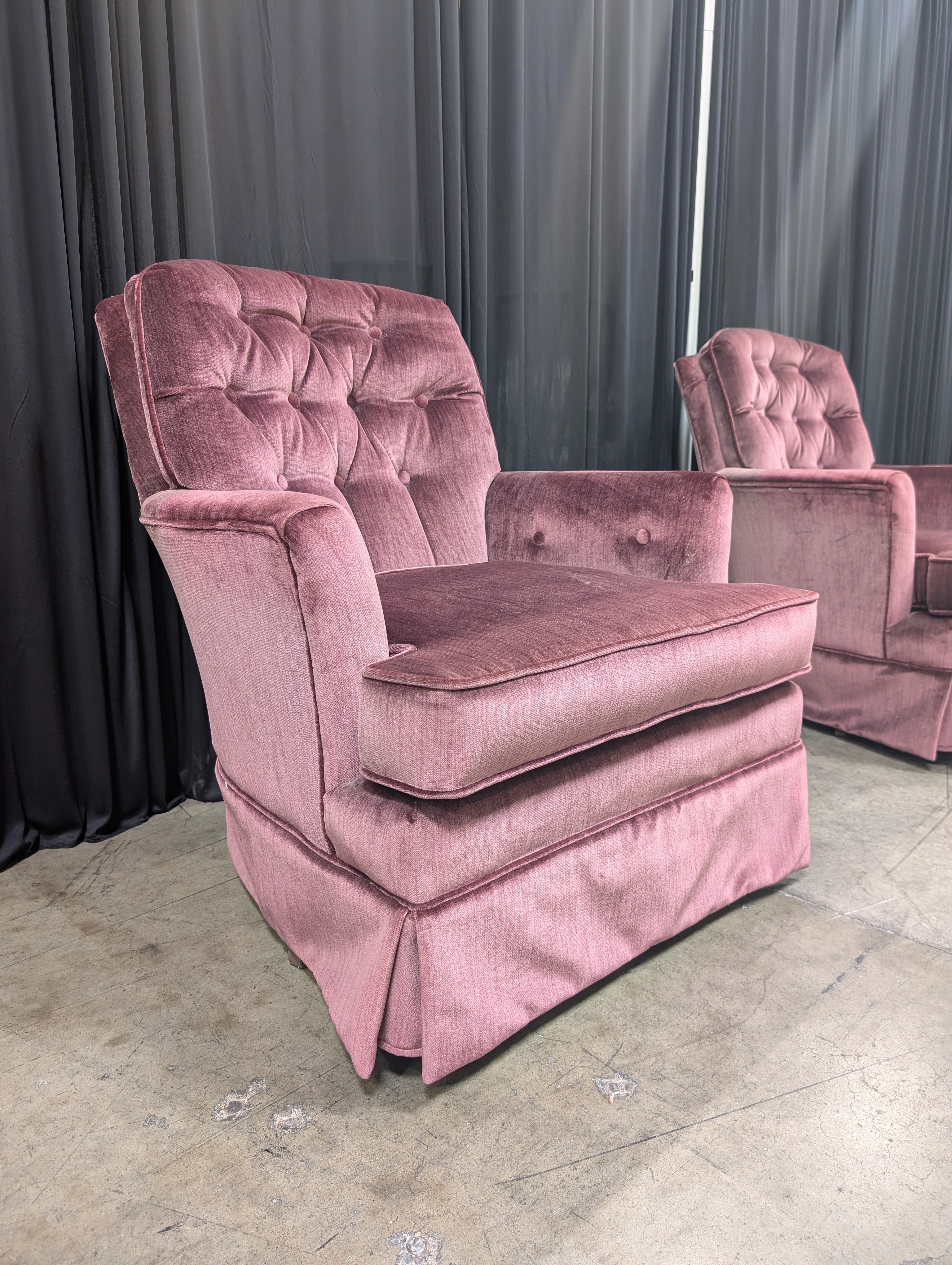 Vintage Mauve Velvet Tufted Armchair