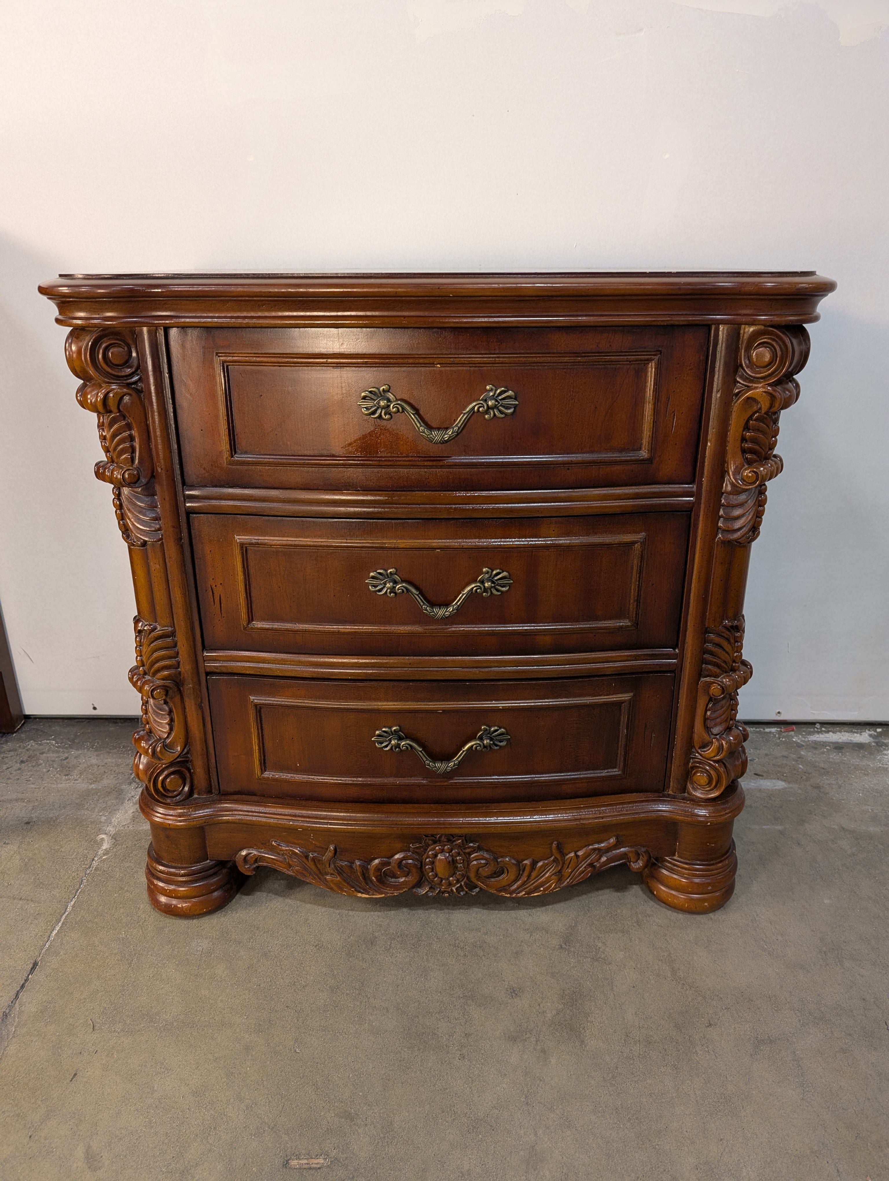Ornate Carved Brown Wood 3-Drawer Nightstand Bedside Table