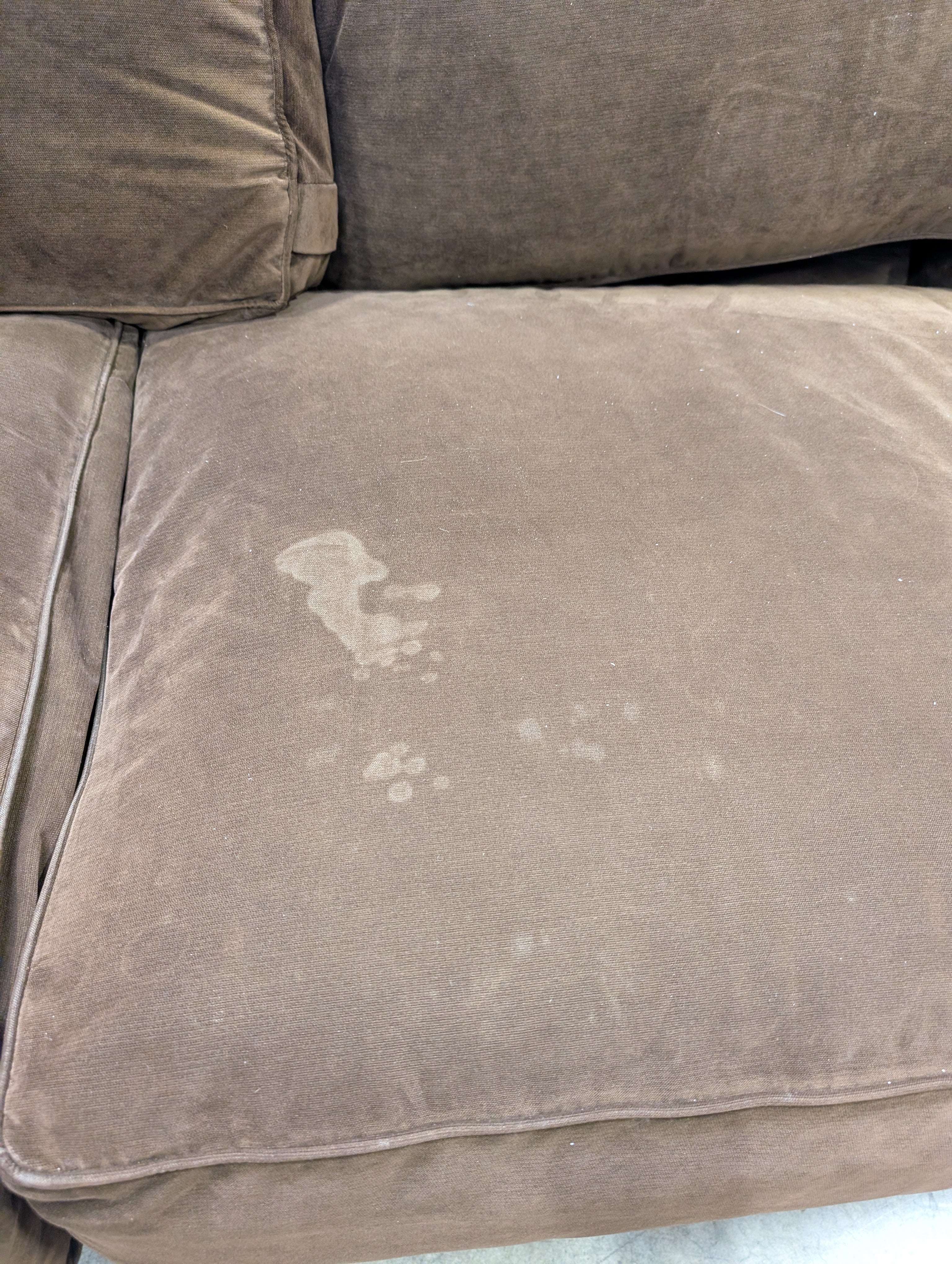 Spacious Brown Broyhill L-Shaped Sectional Sofa with Plush Upholstery USED