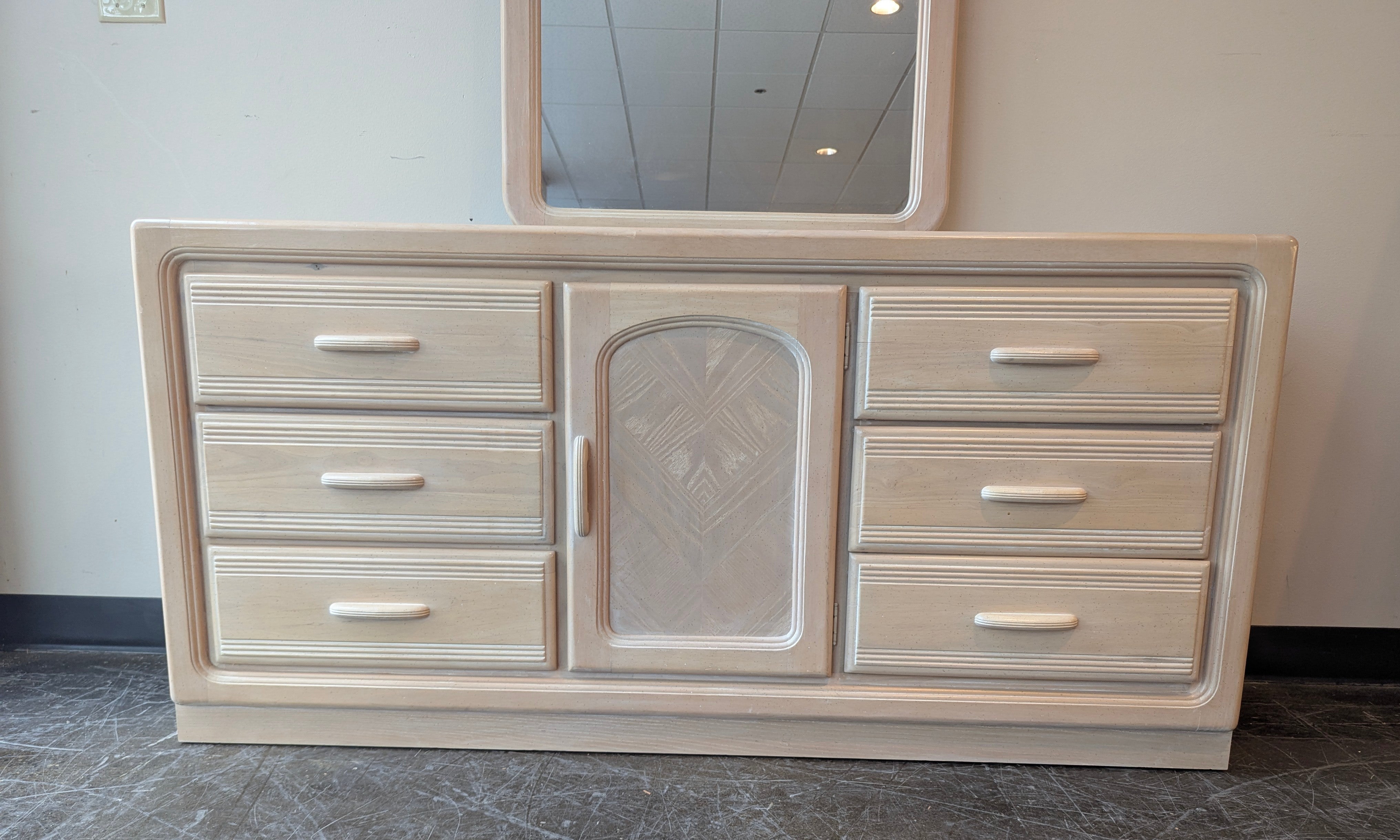 Blonde Wood Dresser with Arched Mirror | Six Drawer Storage Cabinet