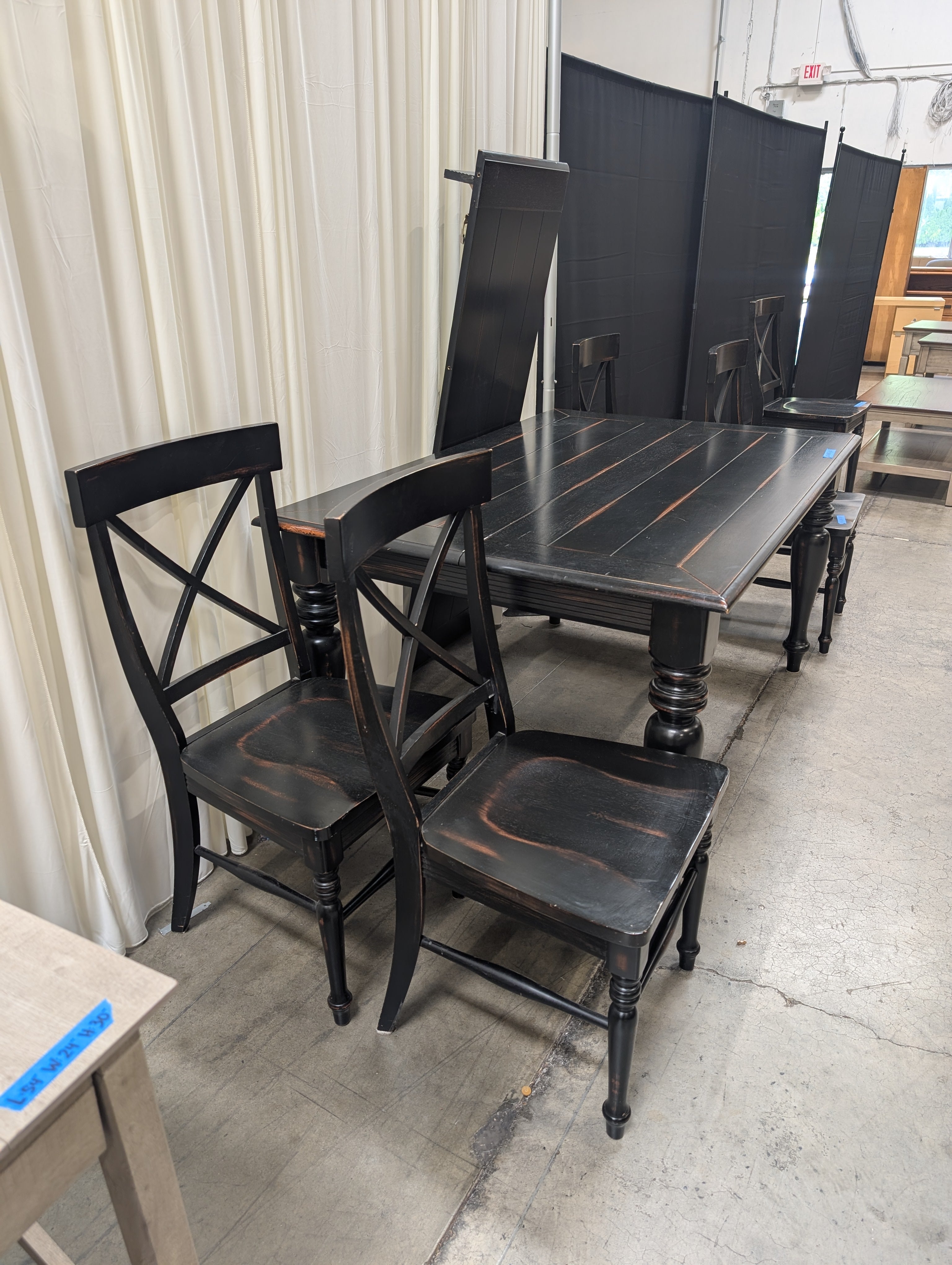 Dark Espresso Planked Dining Set with Turned Legs and Four Chairs