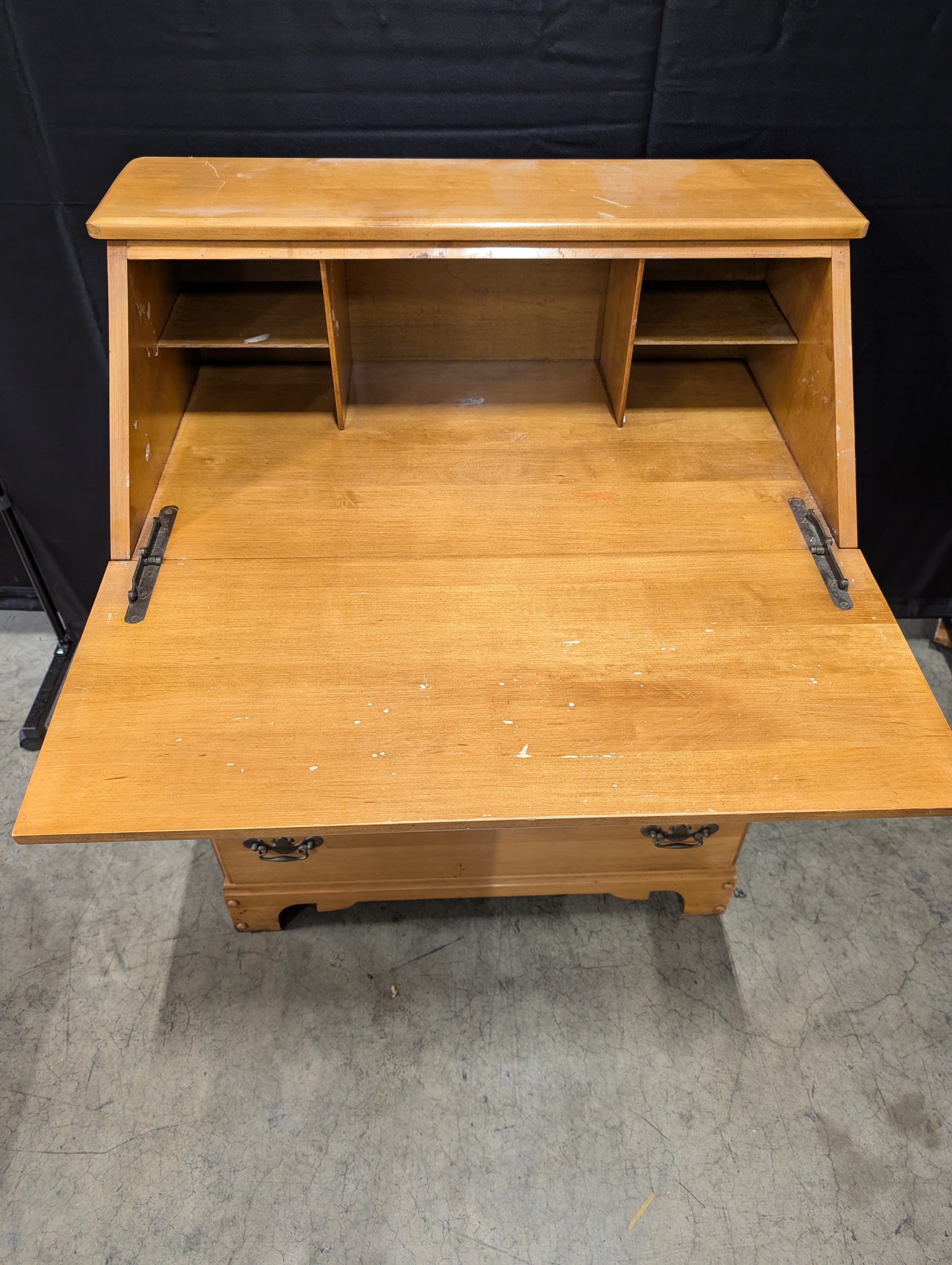 Traditional Honey Tone GIMBEL'S Parkleigh Manor Wood Drop-Front Secretary Desk