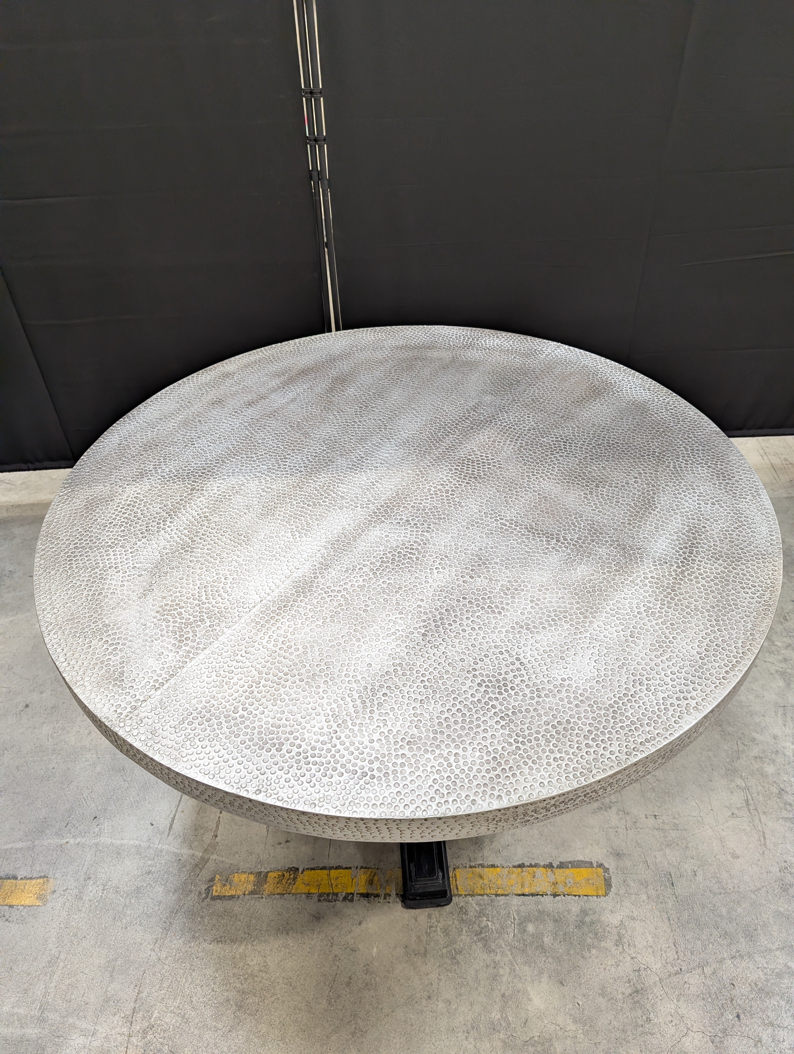 Scott Living by Coaster "Rochelle" Hand-Hammered Metal Dining Table