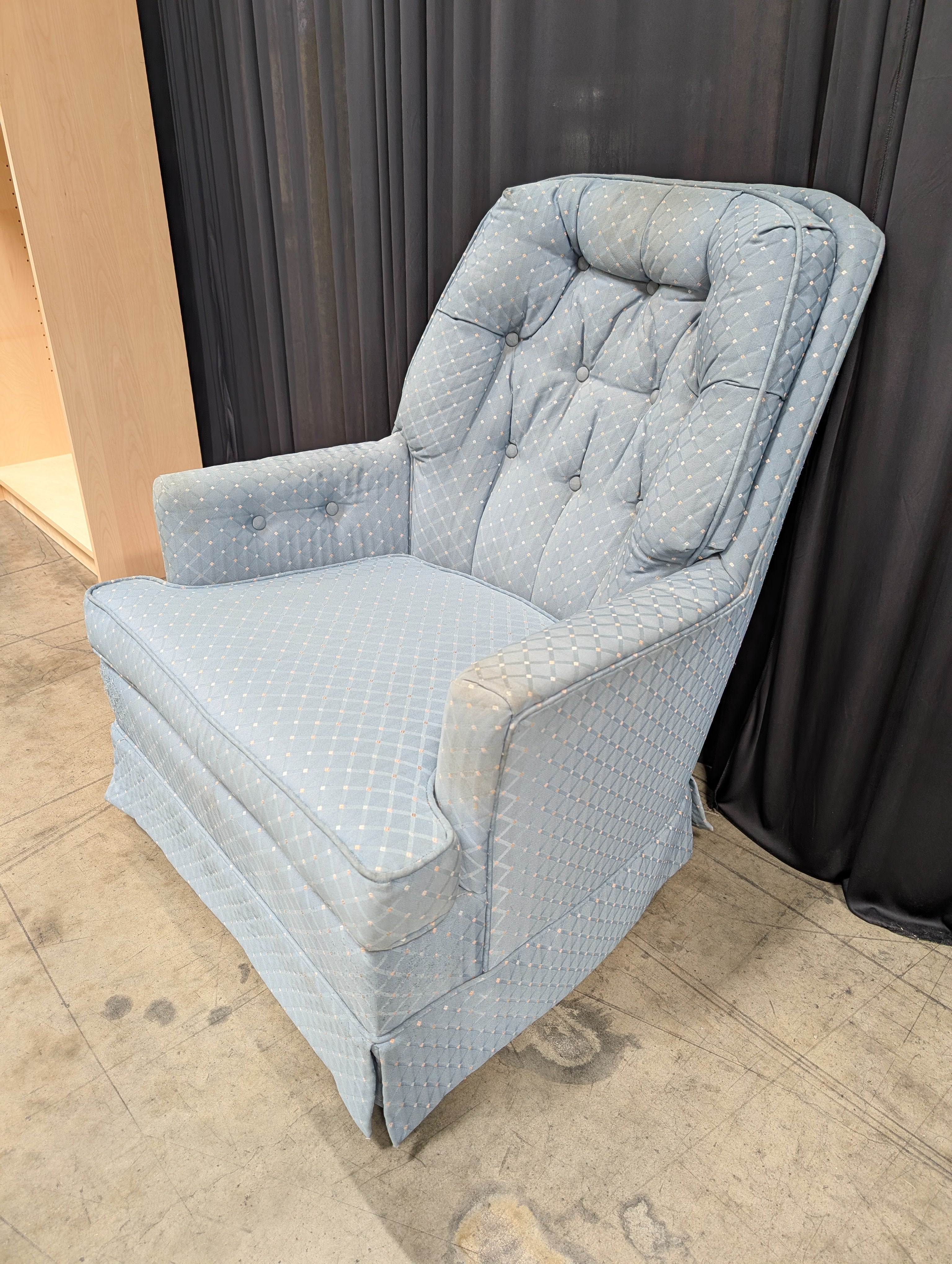 Traditional Light Blue Armchair with Tufted Back