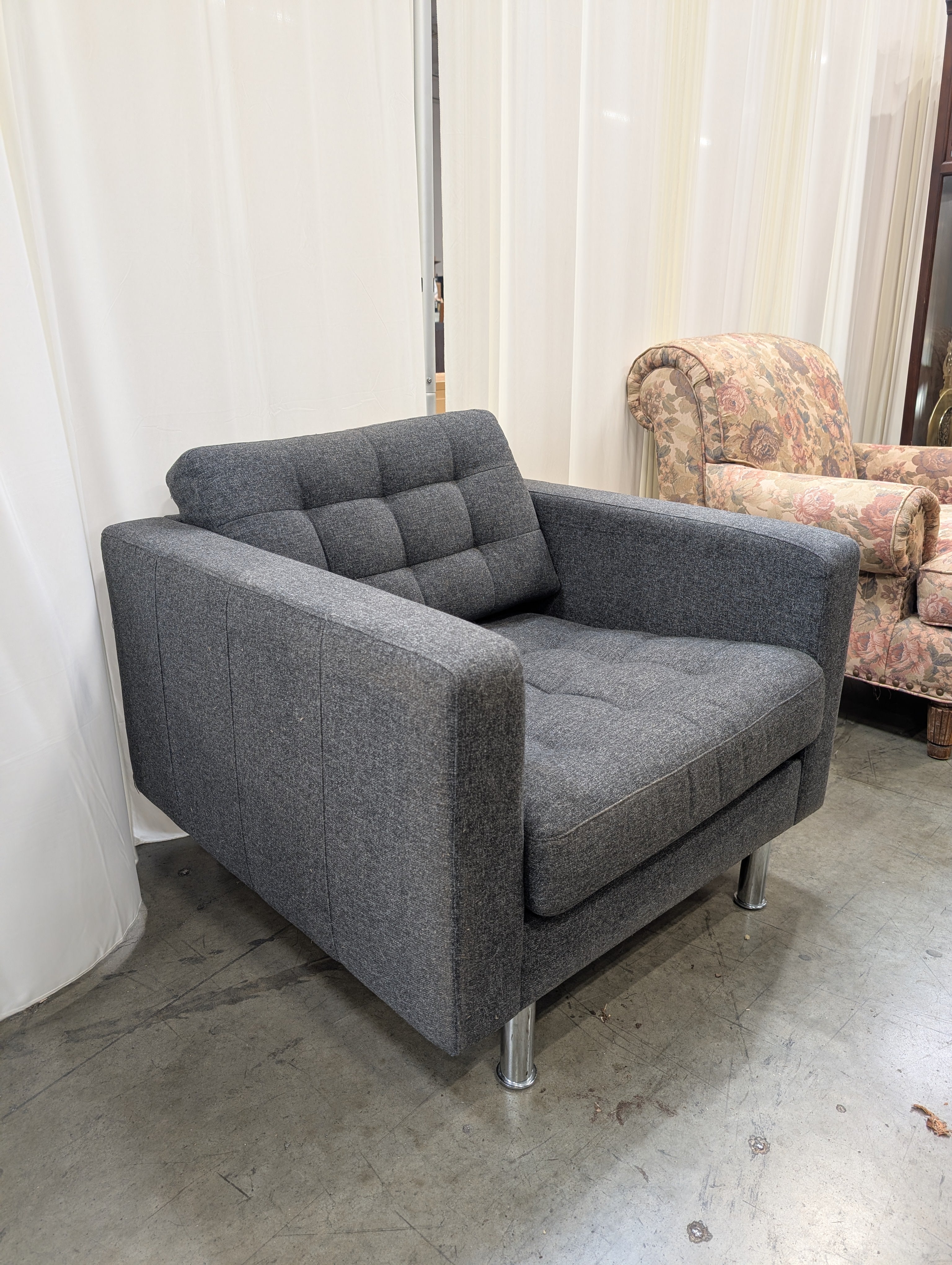 Dark Gray Upholstered Armchair with Tufted Back