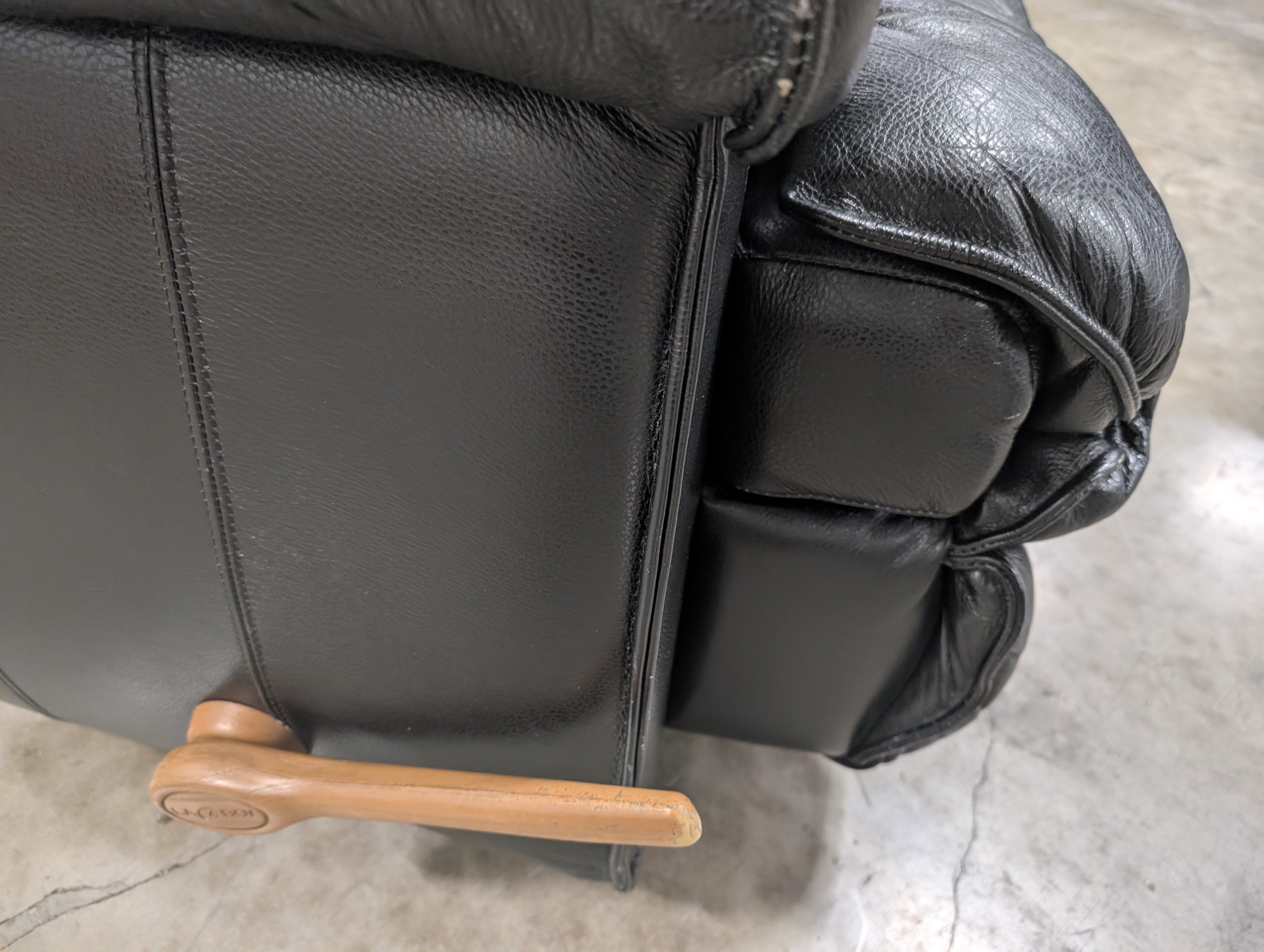 Comfortable Black Leather Recliner Armchair