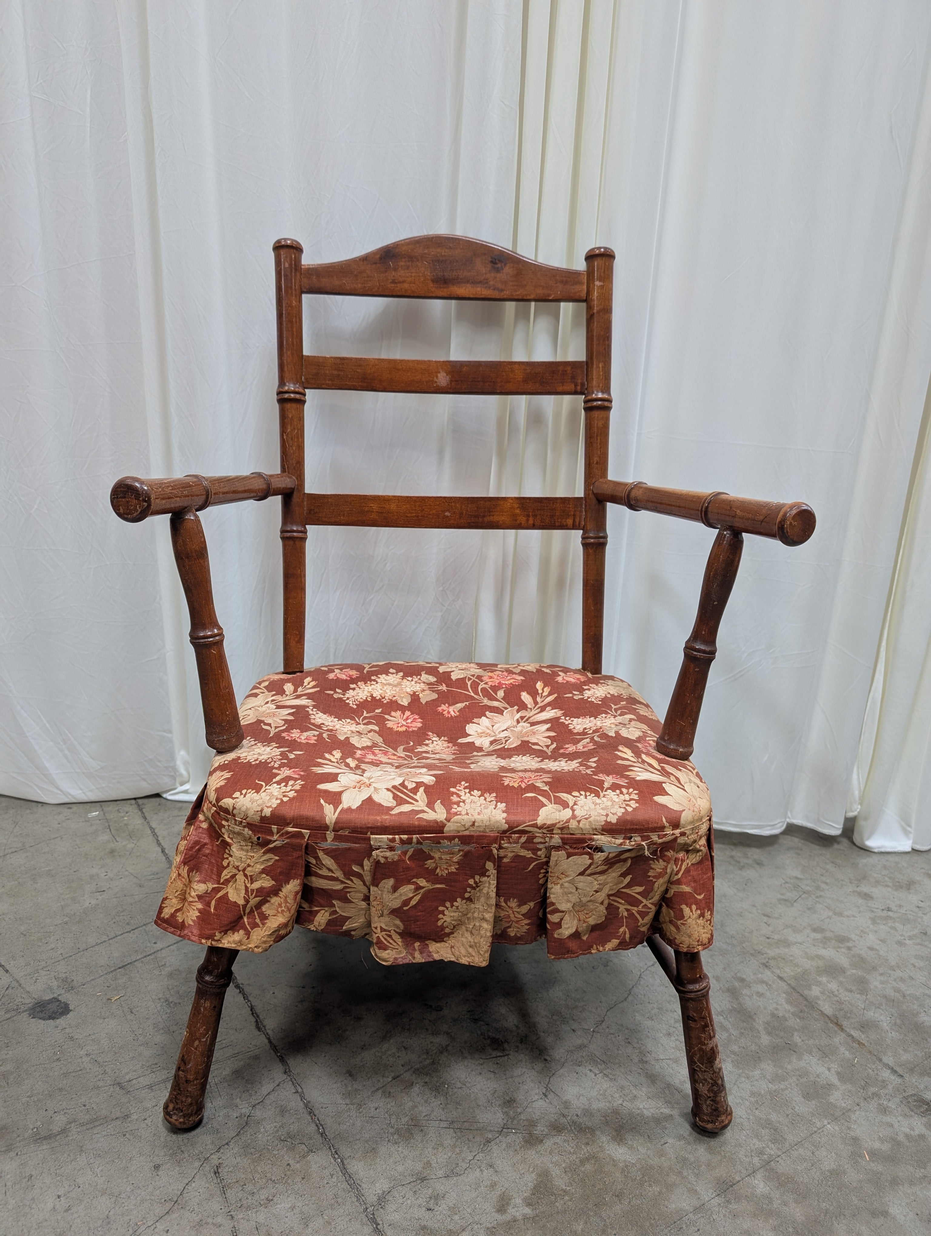Wooden Spindle Back Accent Chair