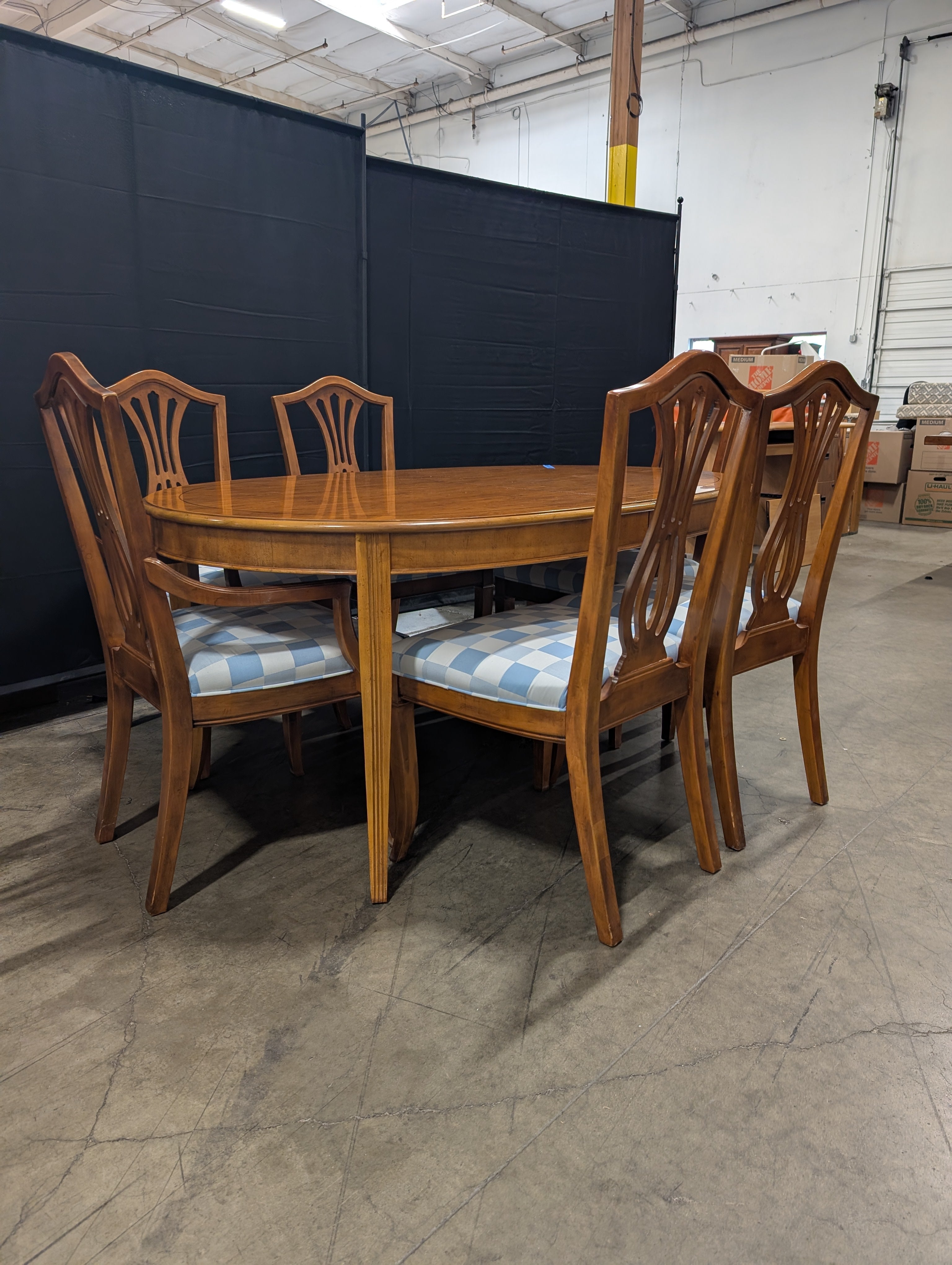 Drexel Traditional Oval Wood Dining Table with Six Dining Chairs Set