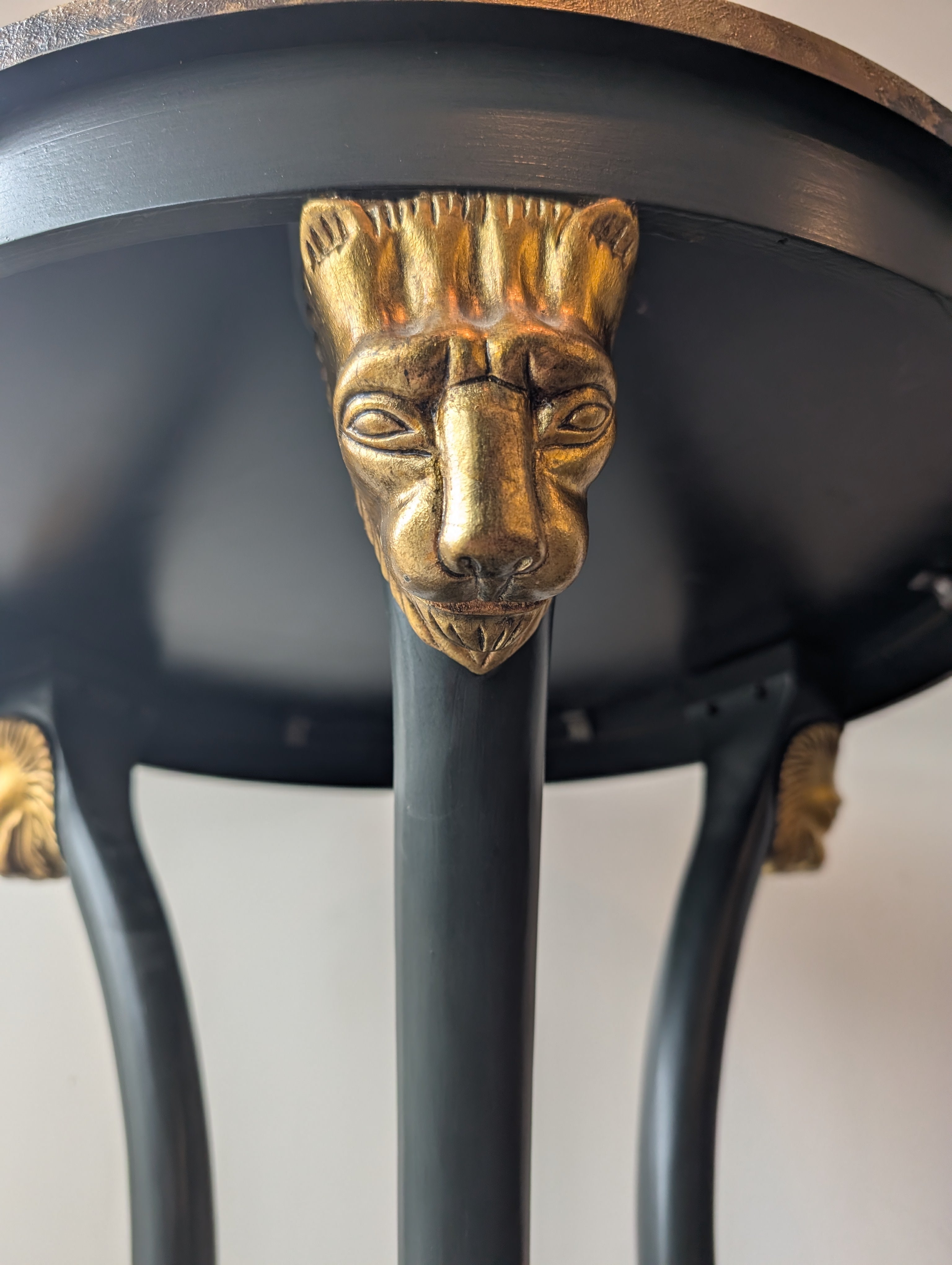 Decorative Round Bakers Furniture Accent Table with Faux Marble Top and Gilt Paw Feet