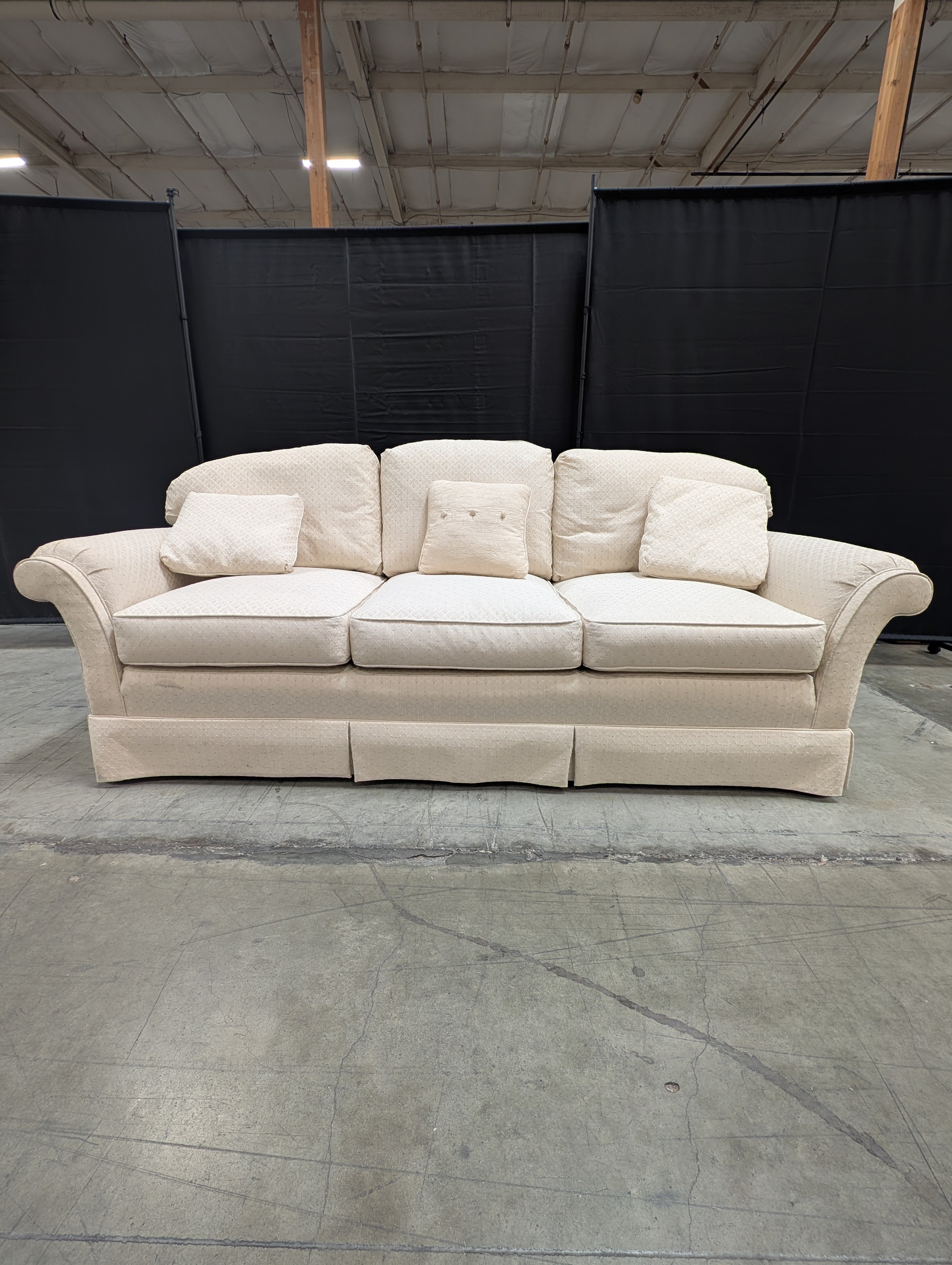 HickoryCraft Three-Seater Fabric Sofa with Rolled Arms