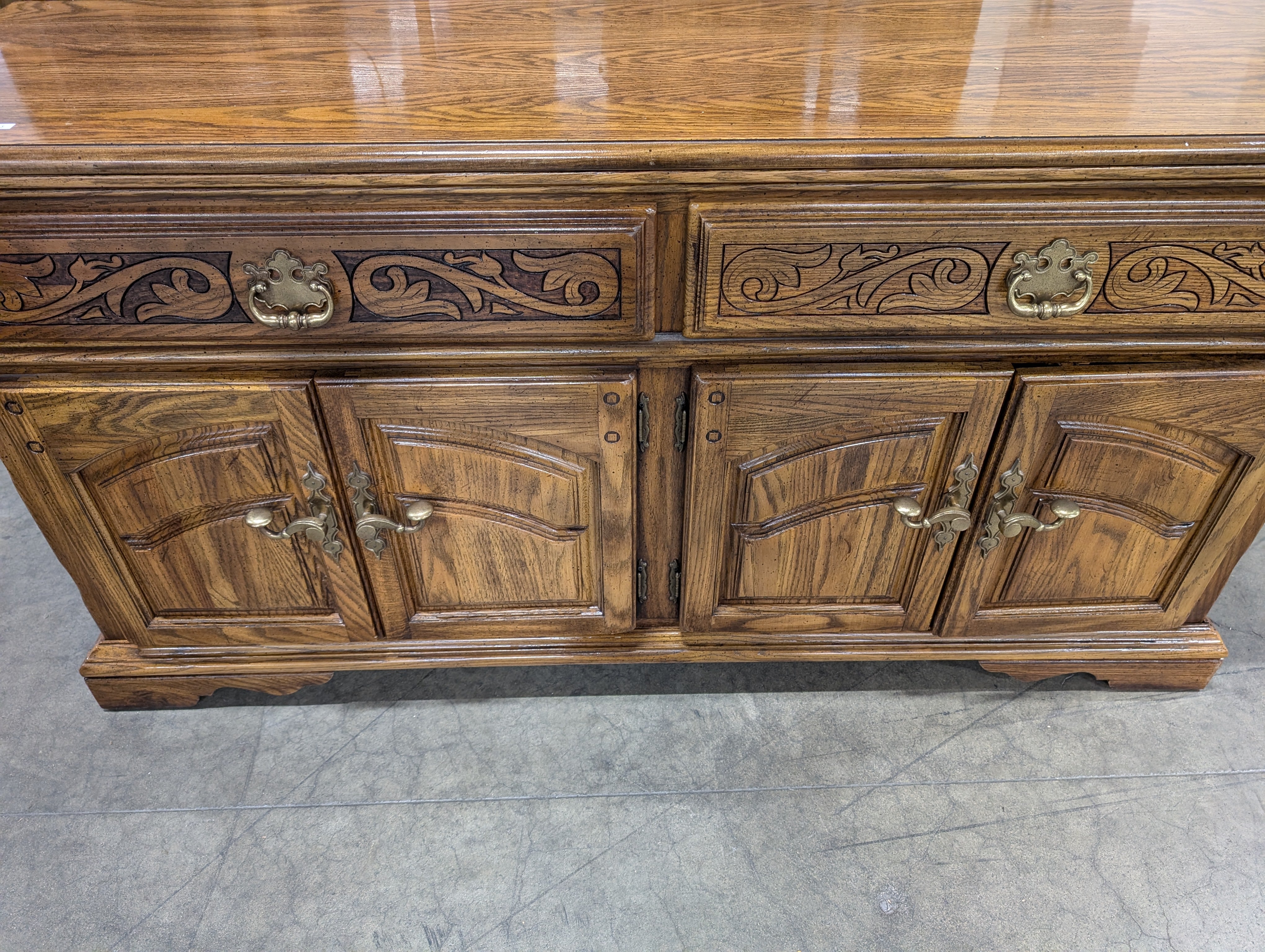 Lighted American Drew Tanglewood Display Hutch - Excellent Condition