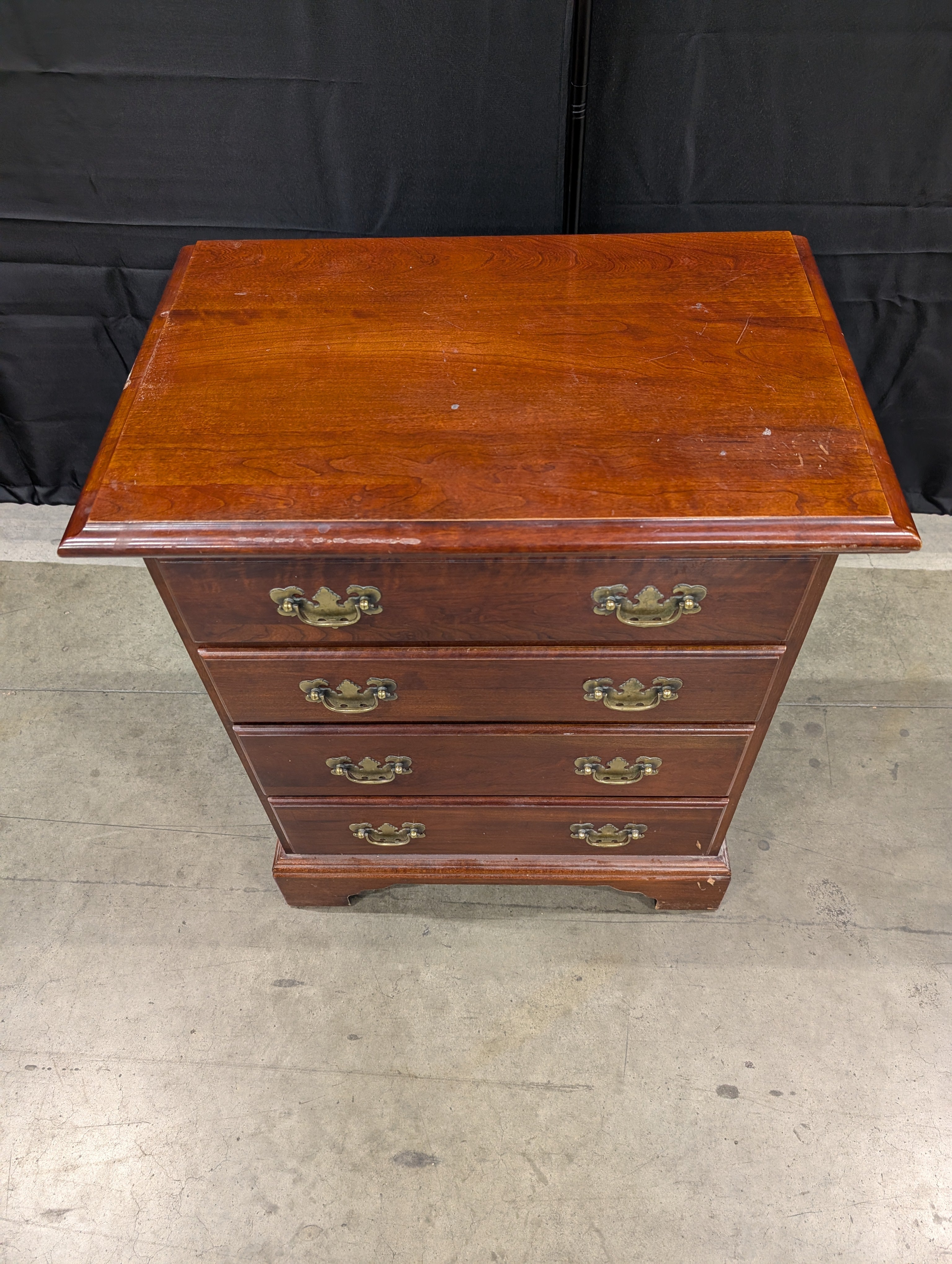 Traditional Cherry Tone Four Drawer Accent Chest Nightstand