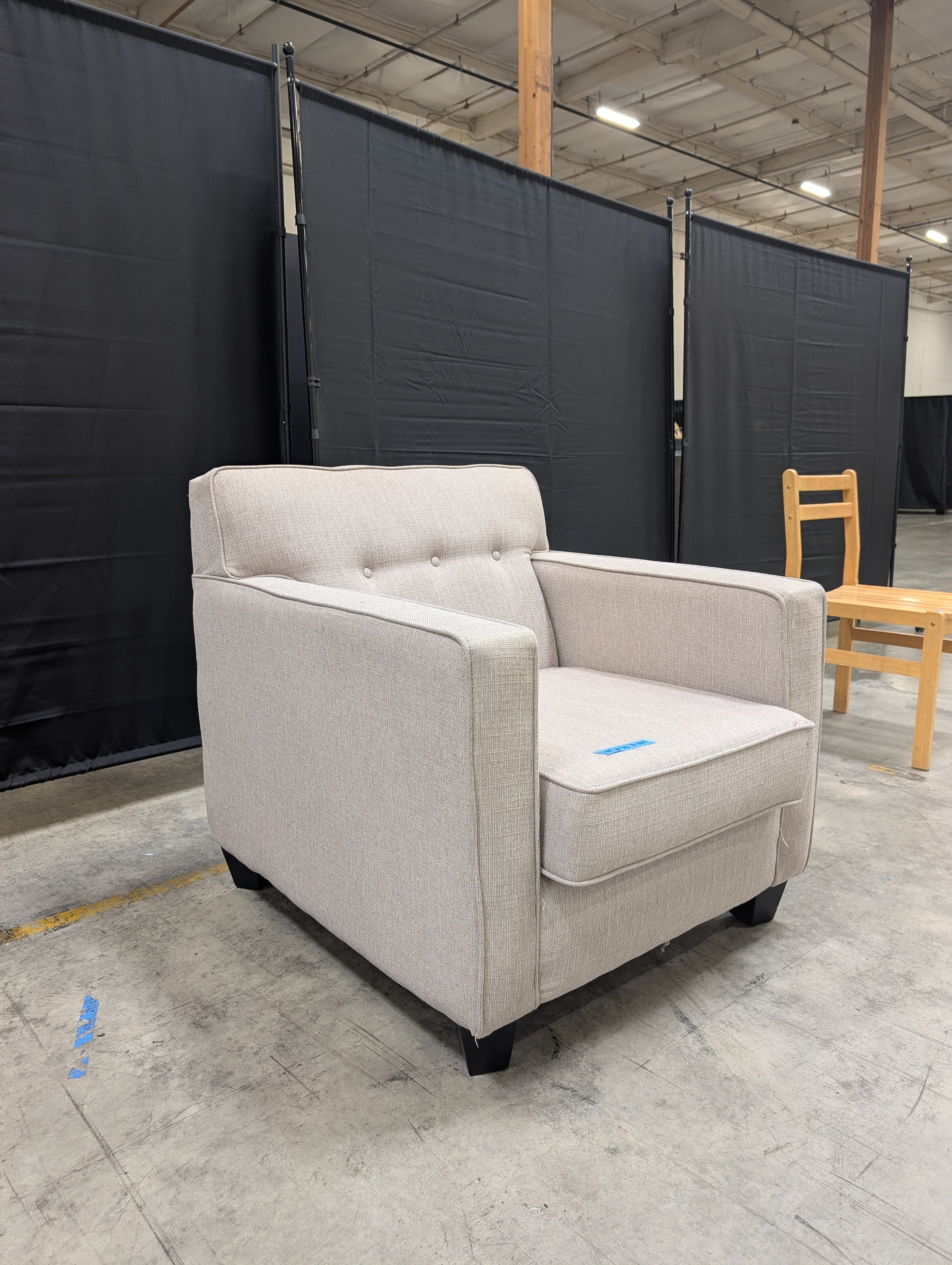 Light Gray Textured Fabric Armchair with Button Tufting