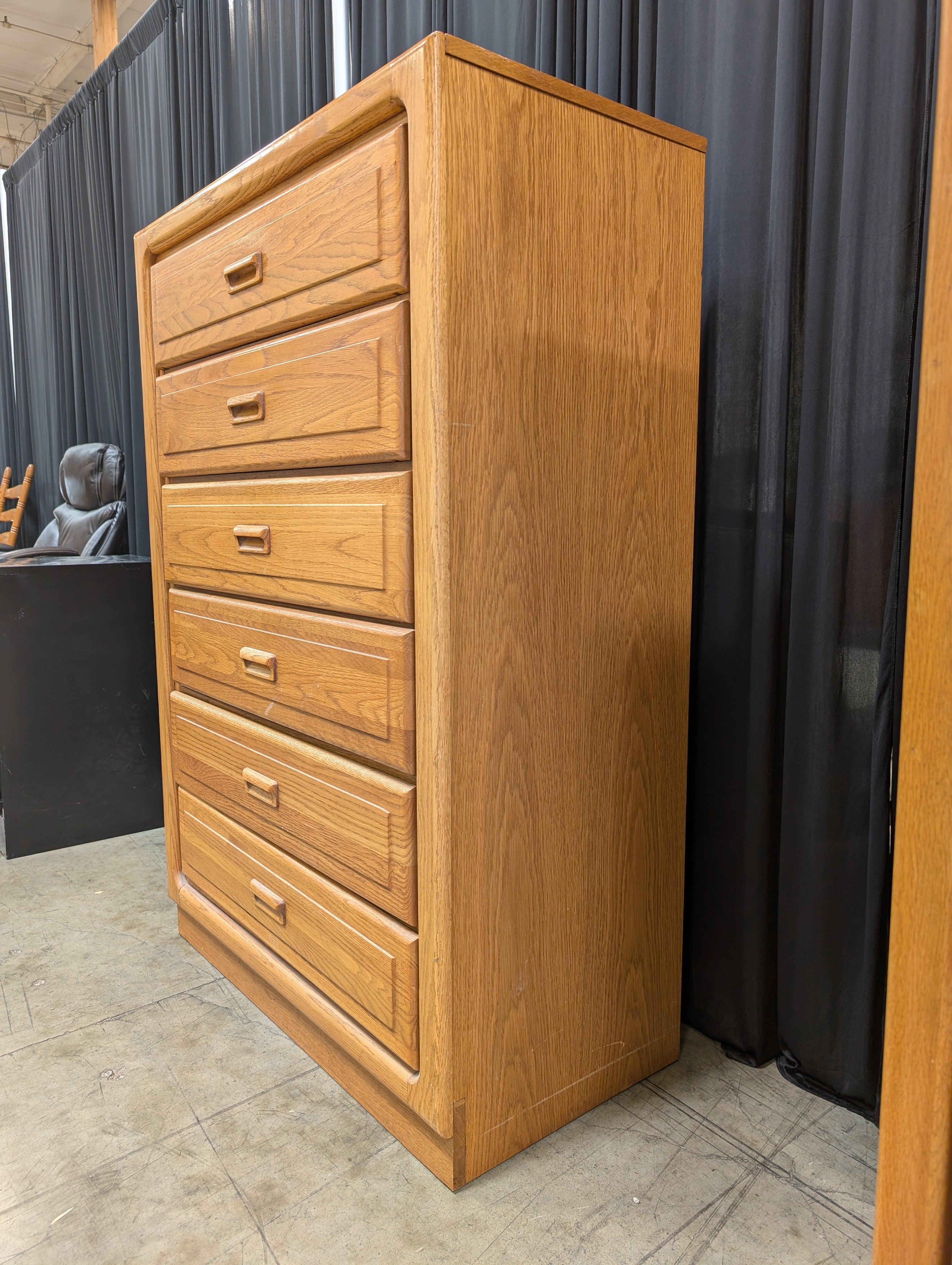 Golden Oak Six-Drawer Dresser with Wooden Pulls