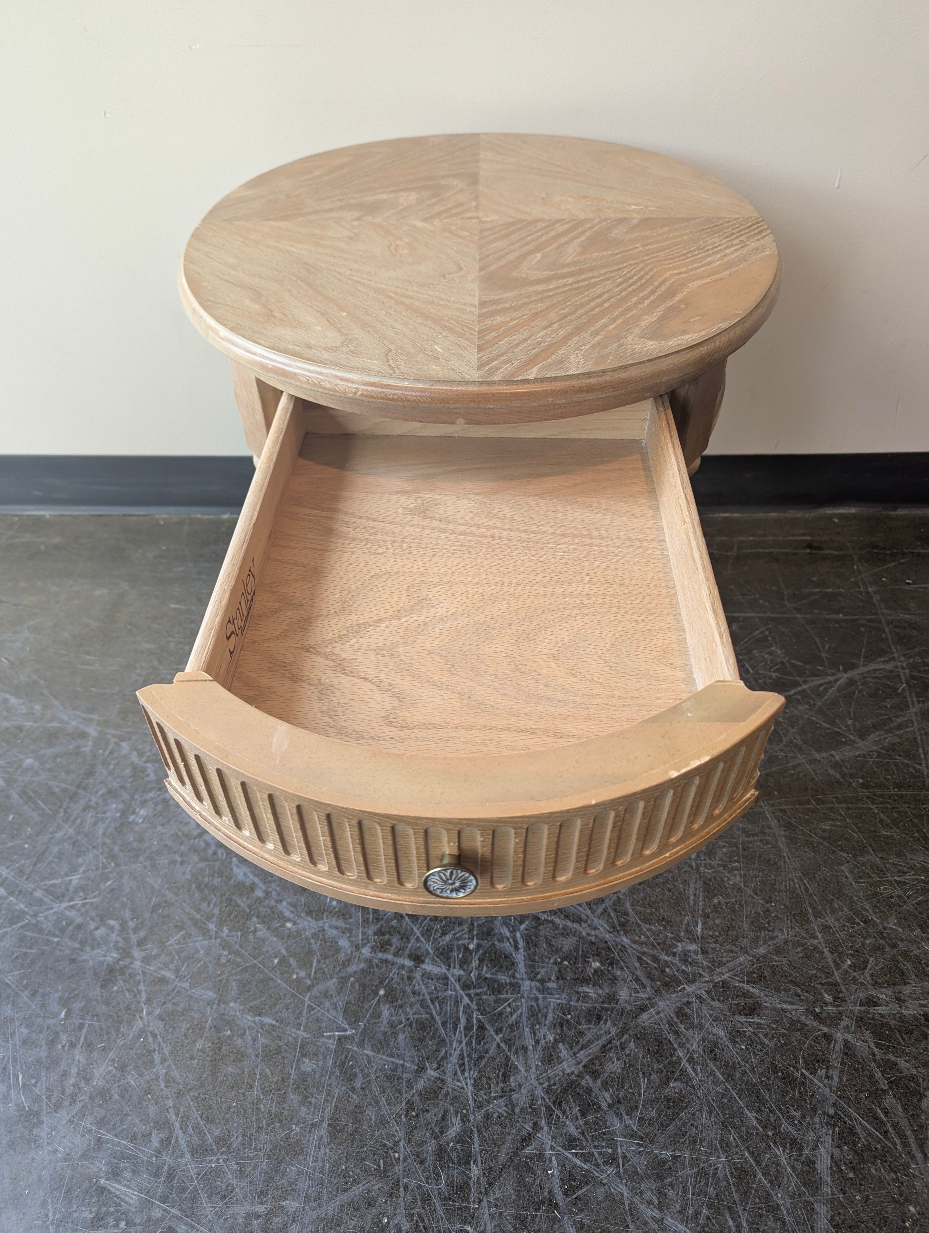 Oval End Table with drawer