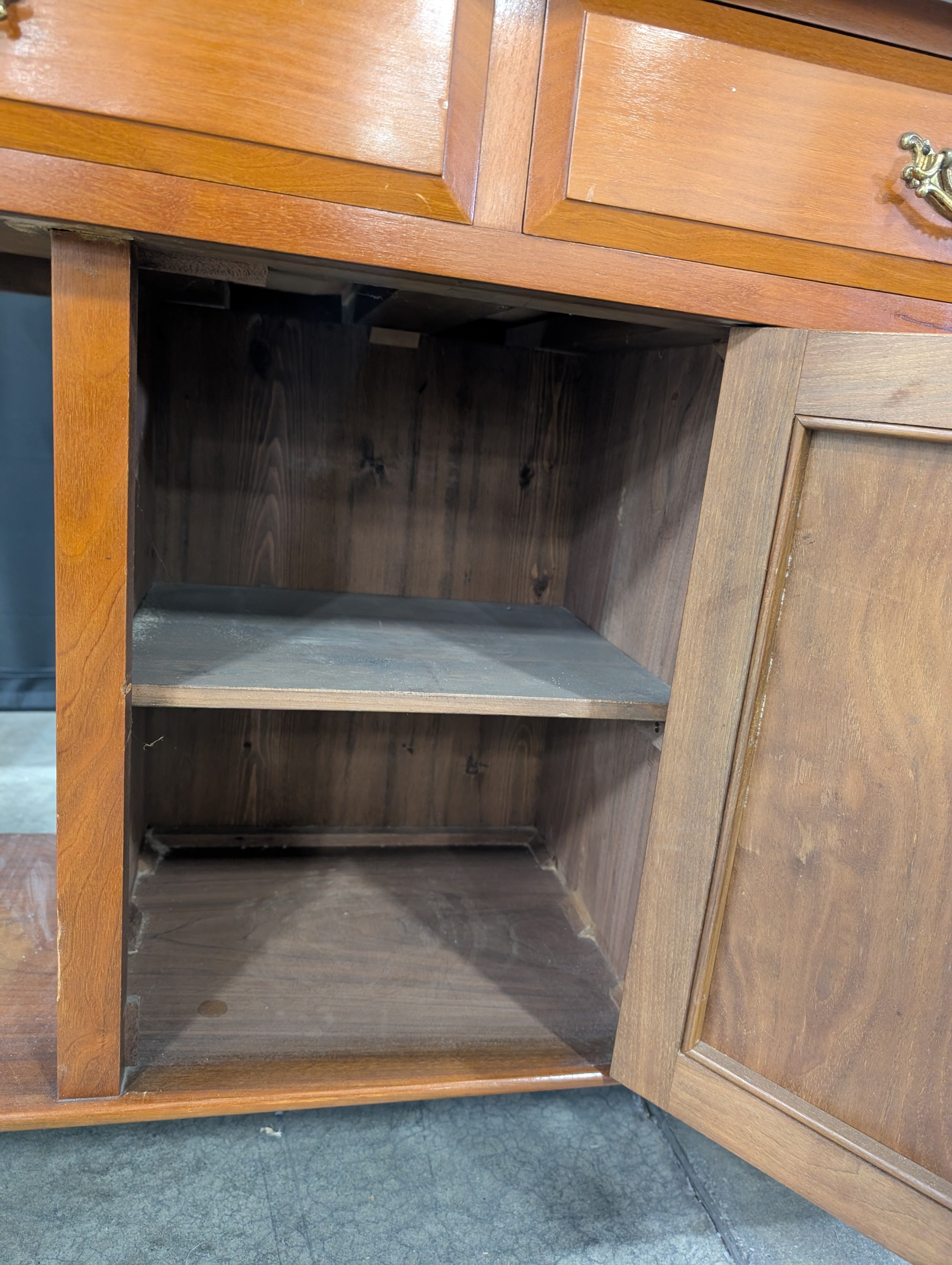 A. De Gruchy & Co. Ltd Old Victorian Washstand