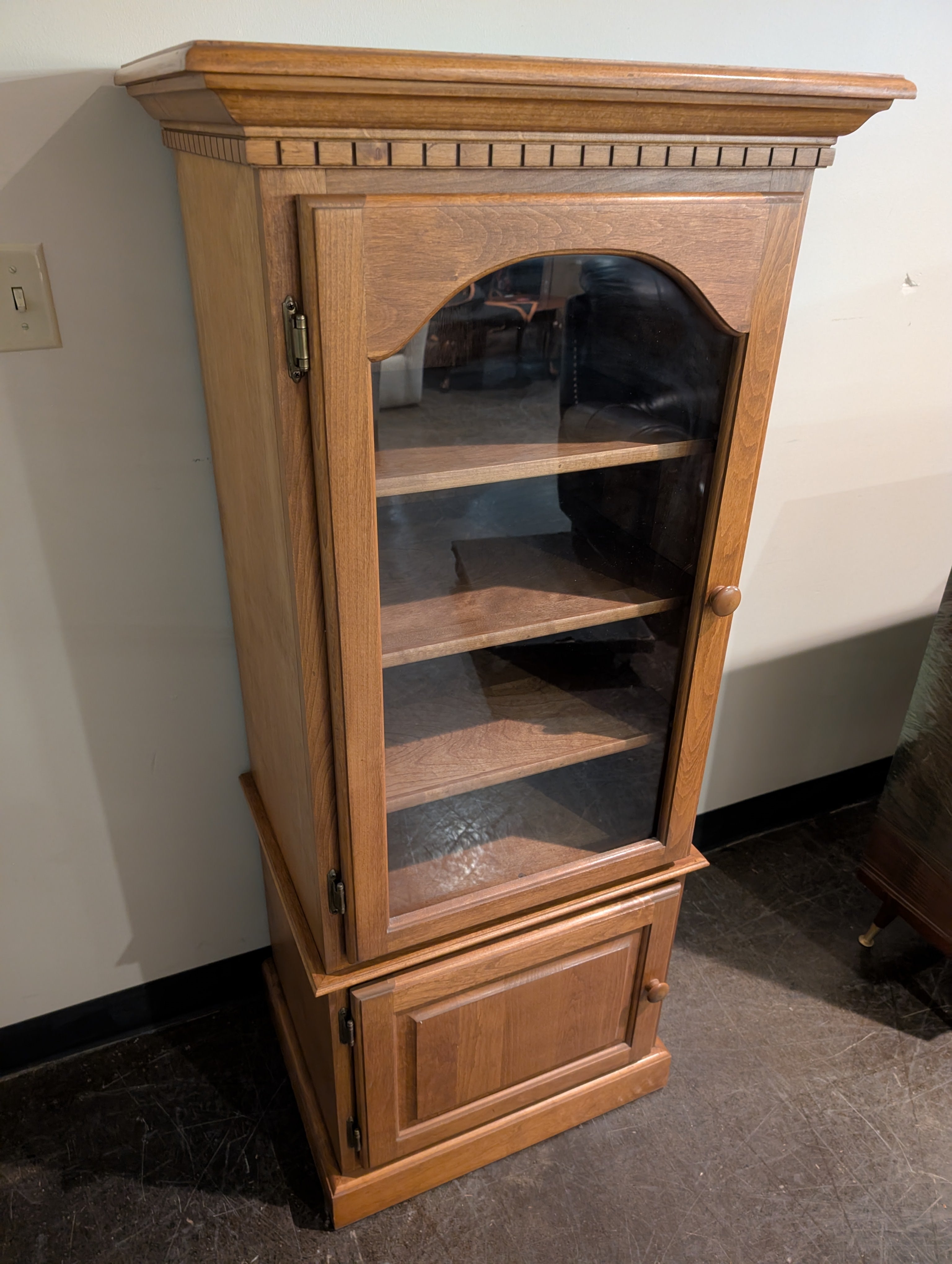 Classic Wood Display Cabinet with Glass Door