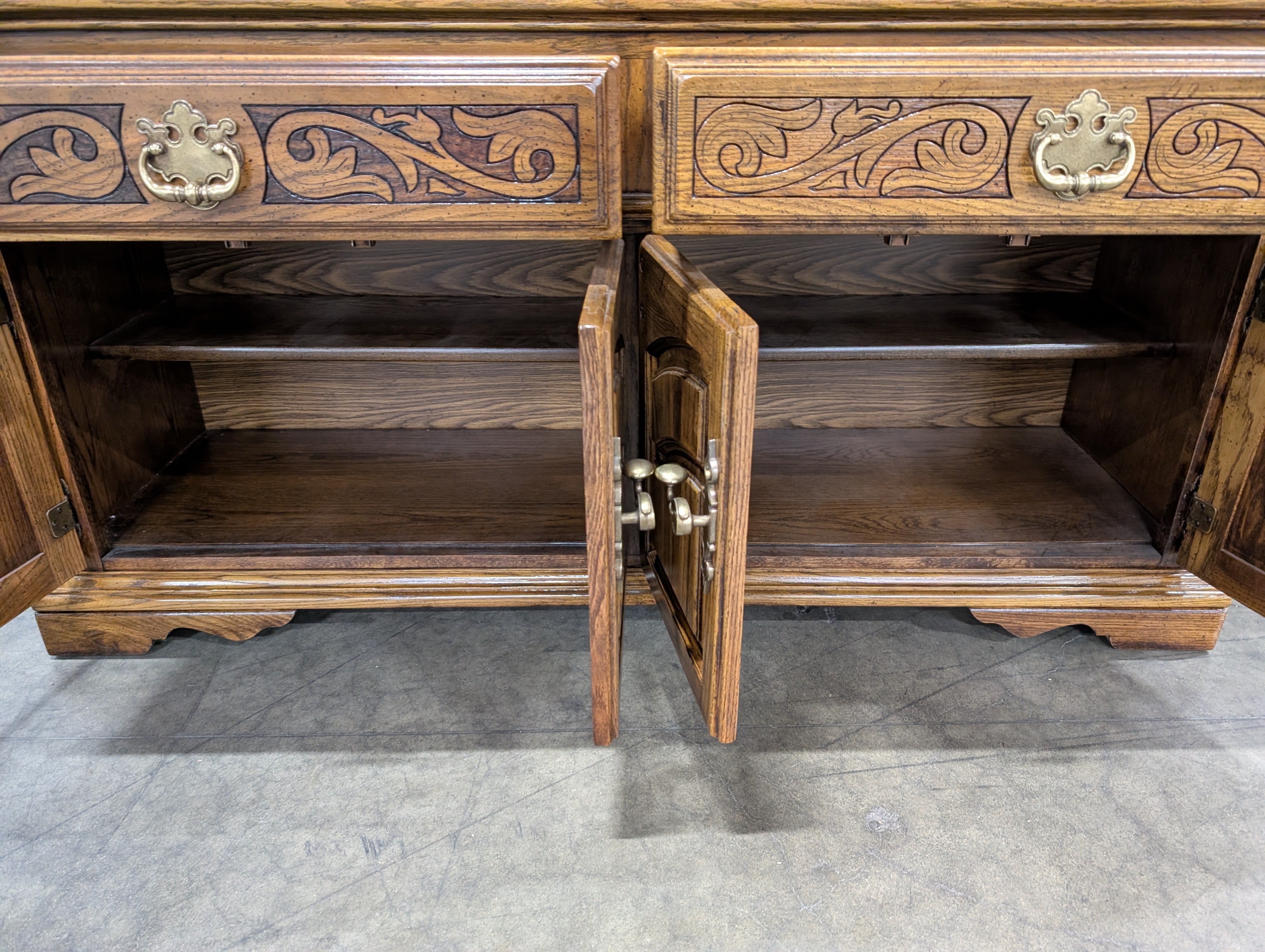 Lighted American Drew Tanglewood Display Hutch - Excellent Condition