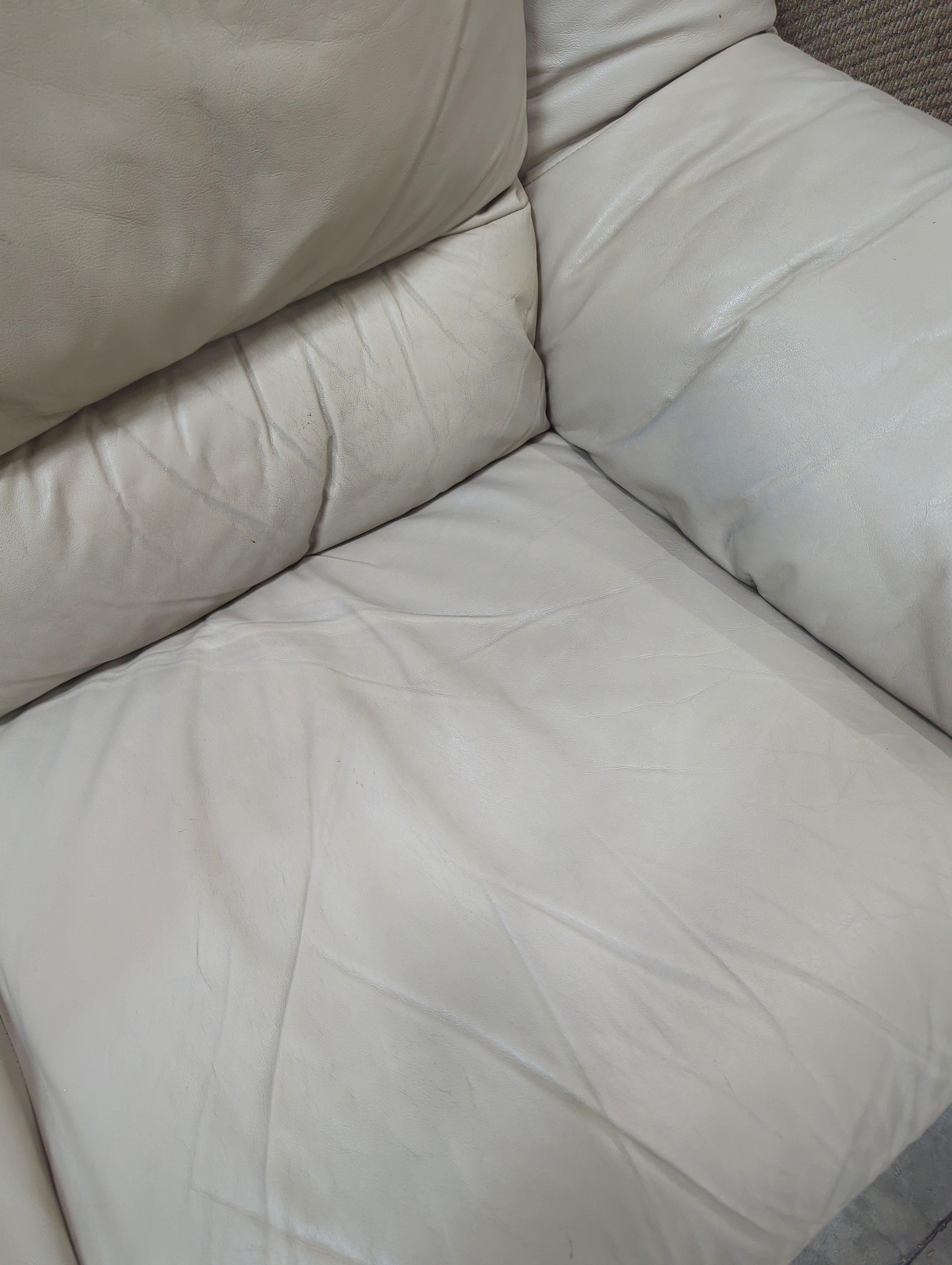 Spacious Three-Seater Sofa with Rolled Arms