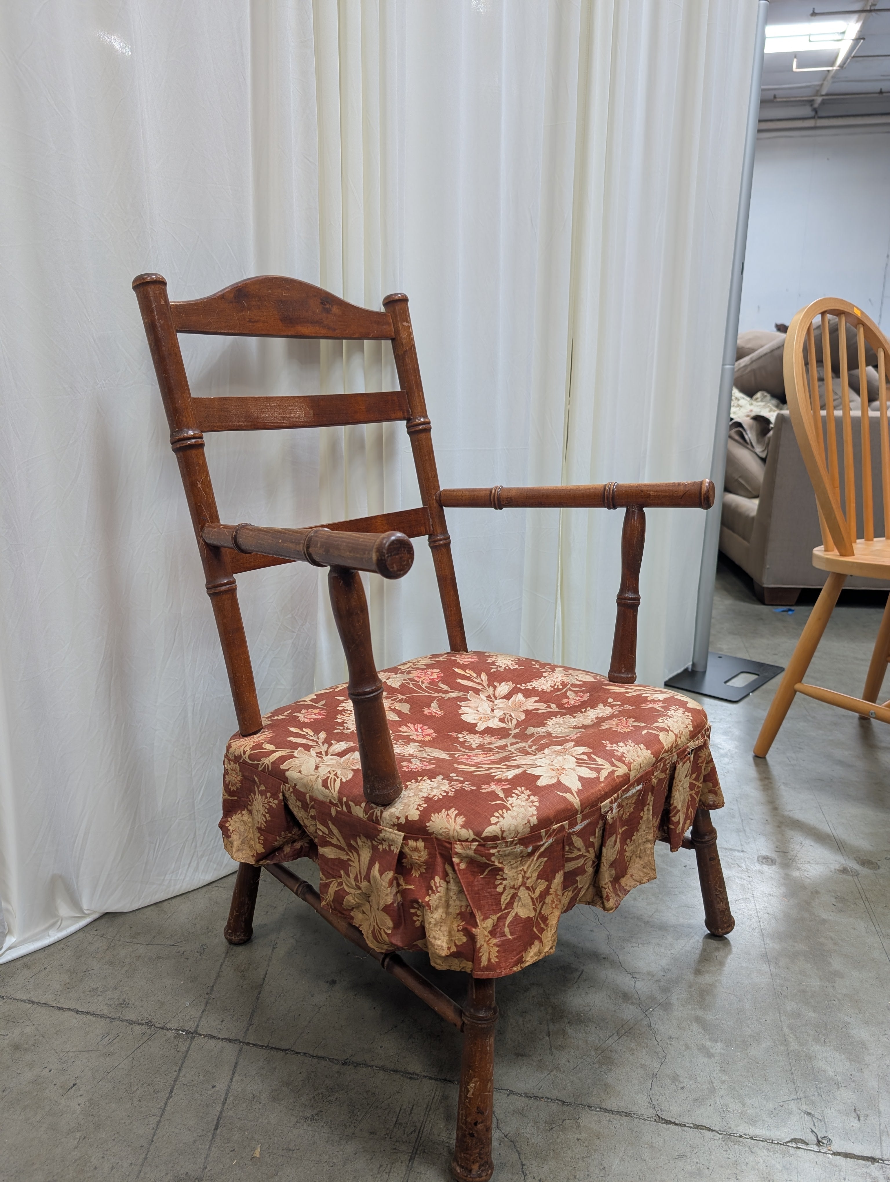 Wooden Spindle Back Accent Chair