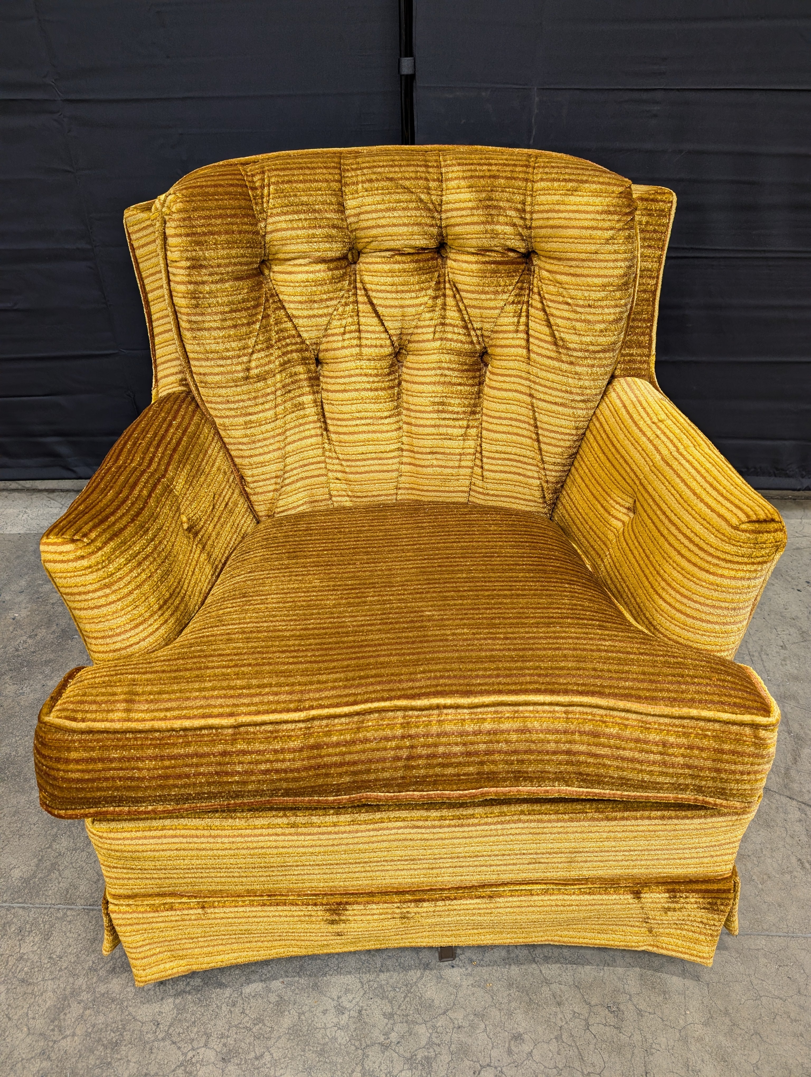 Retro Gold Corduroy Tufted Armchair