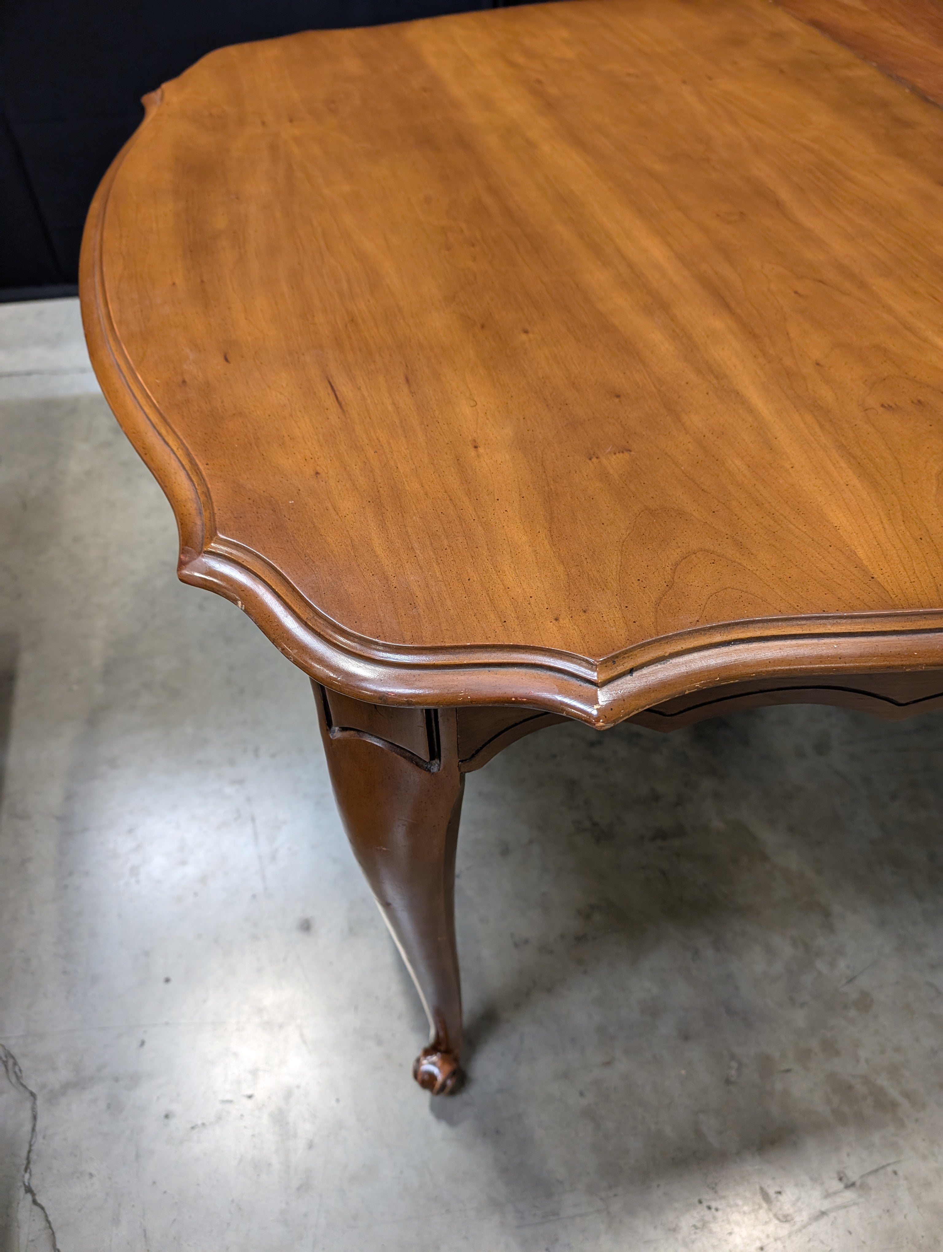 Traditional Cabriole Leg Wood Dining Table