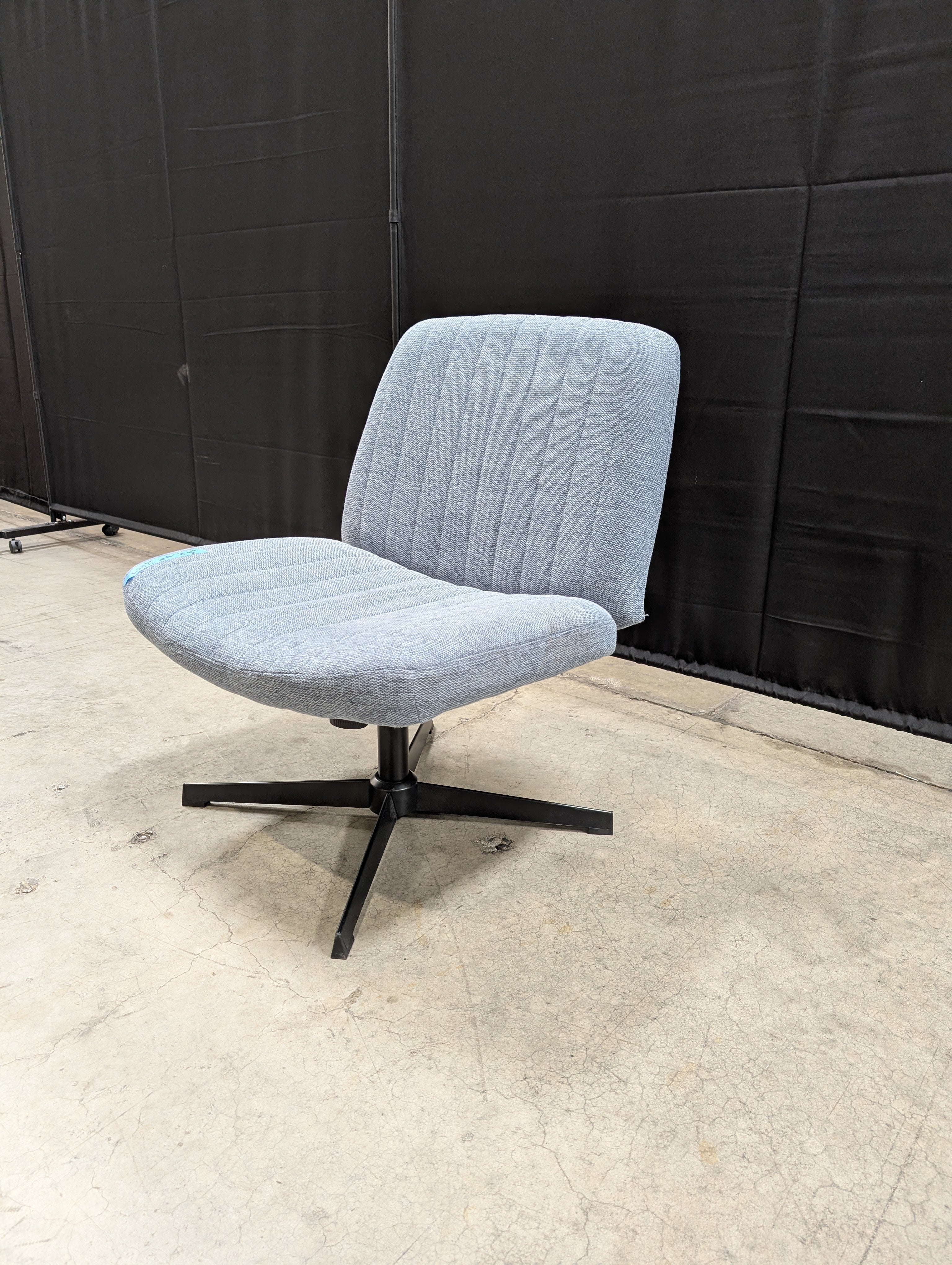 Henglin Home Furnishings Co., Ltd Grey Fabric Swivel Desk Chair