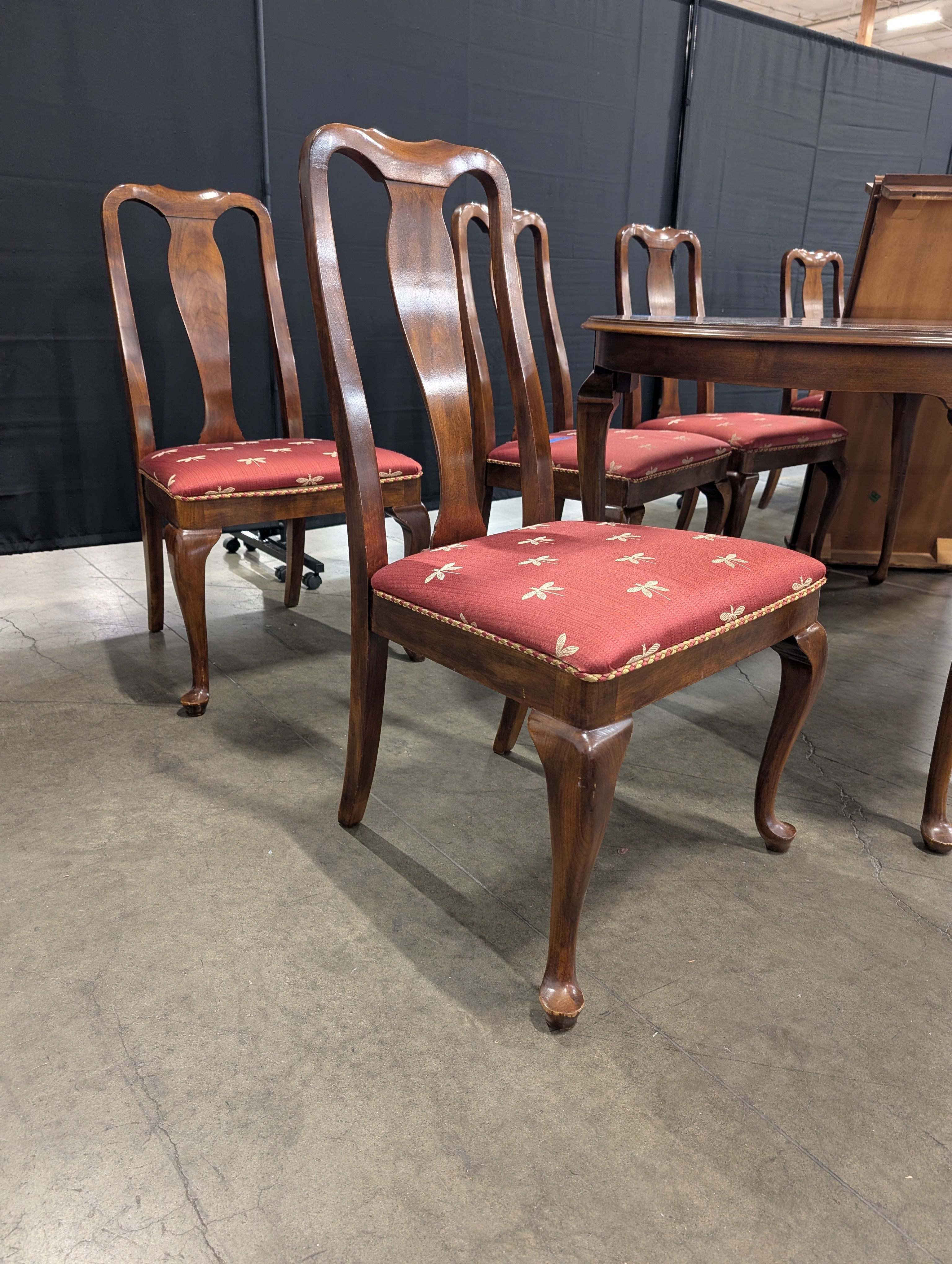 Drexel Traditional Dark Wood Oval Dining Table with Dragonfly Upholstered Chairs