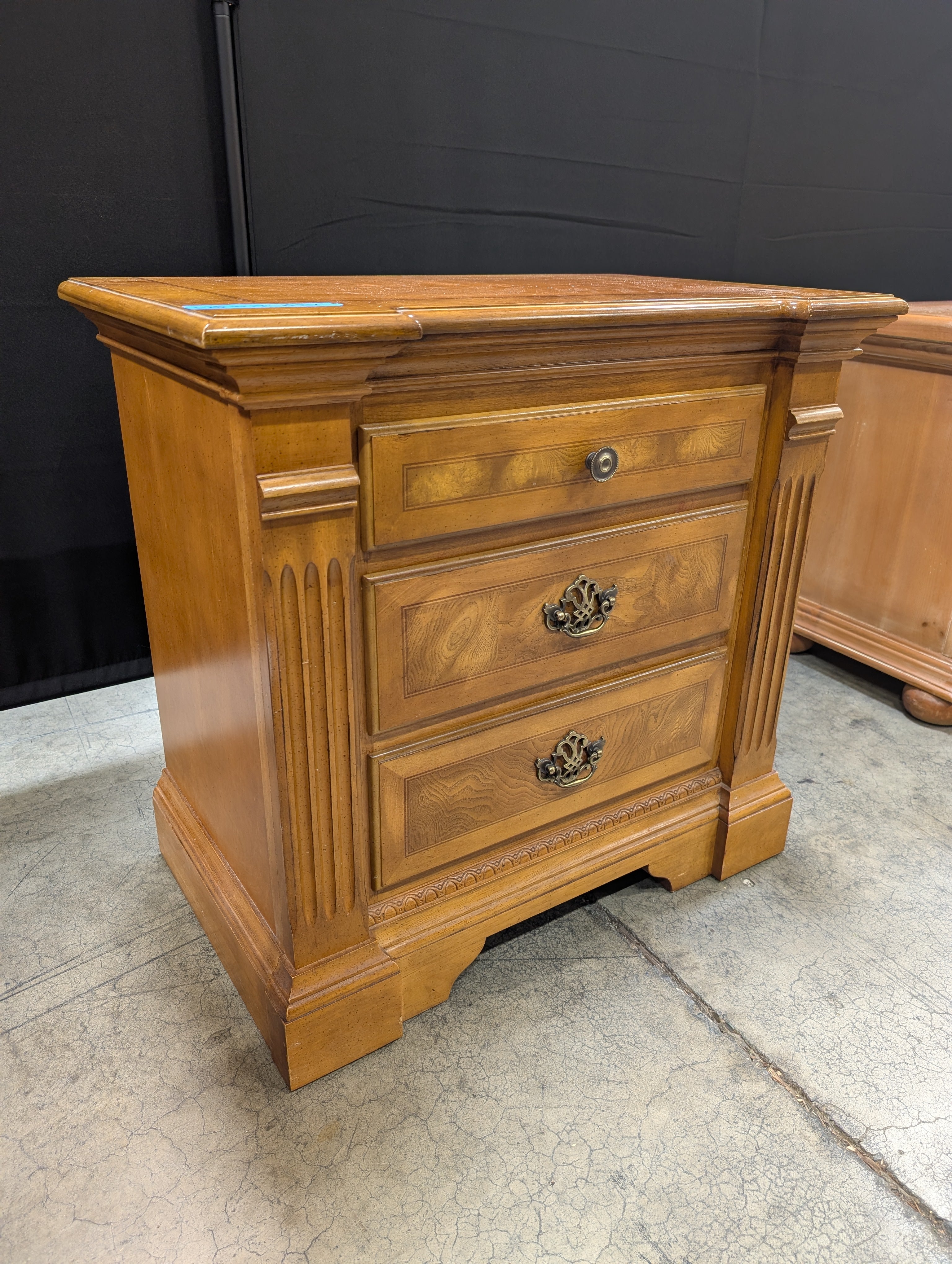 Traditional Solid Wood Three-Drawer Nightstand