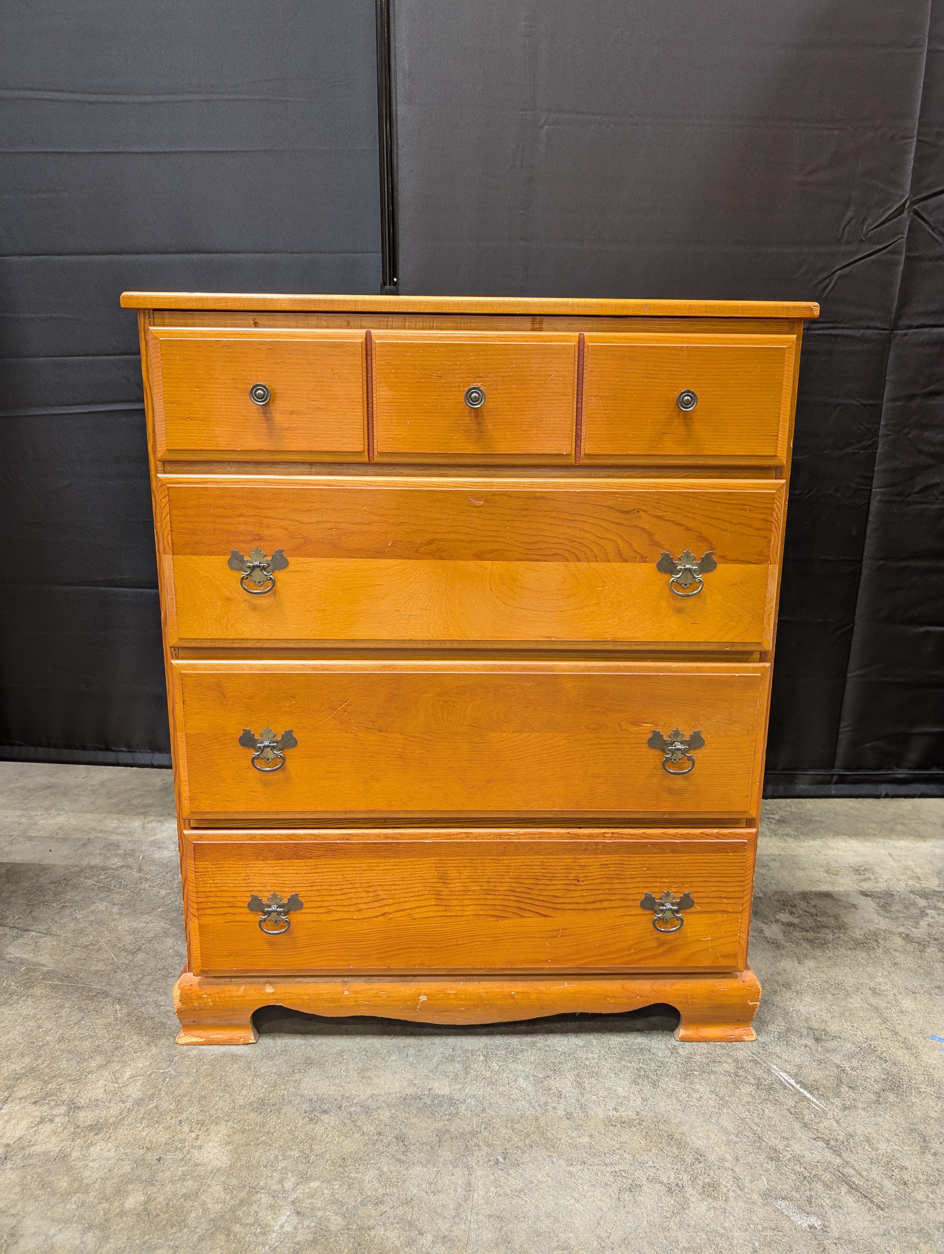 Vintage Maple Four-Drawer Dresser in Warm Honey