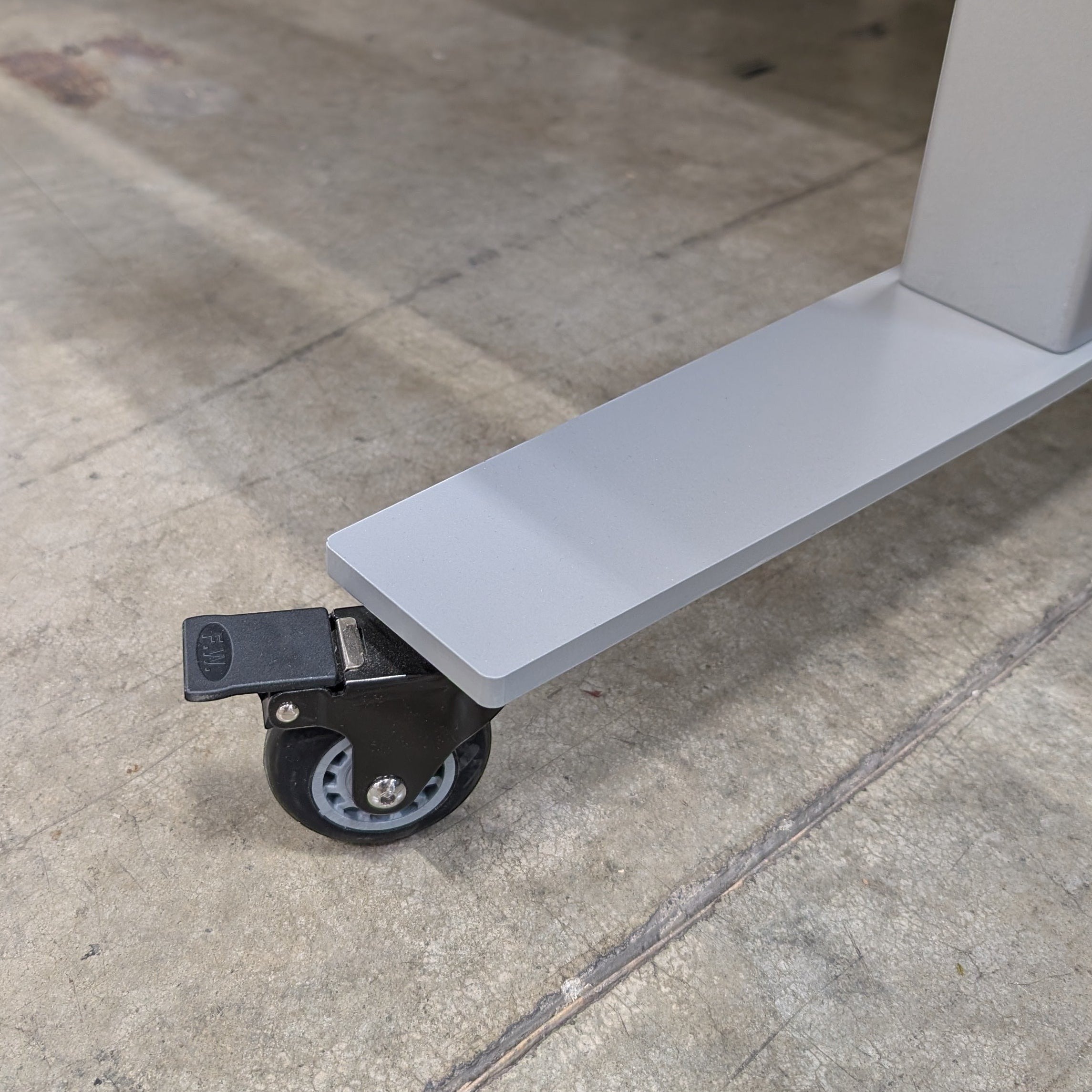 Sienna TL Modern White Top Table with Locking Casters