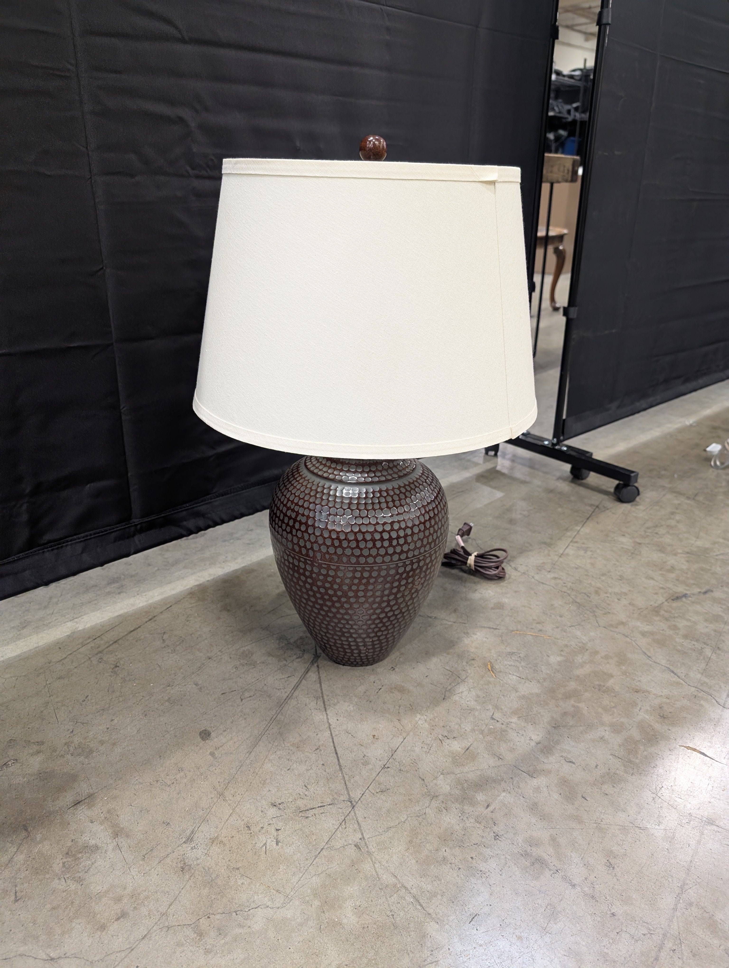 Textured Ceramic Gourd Table Lamp with Brass Accents