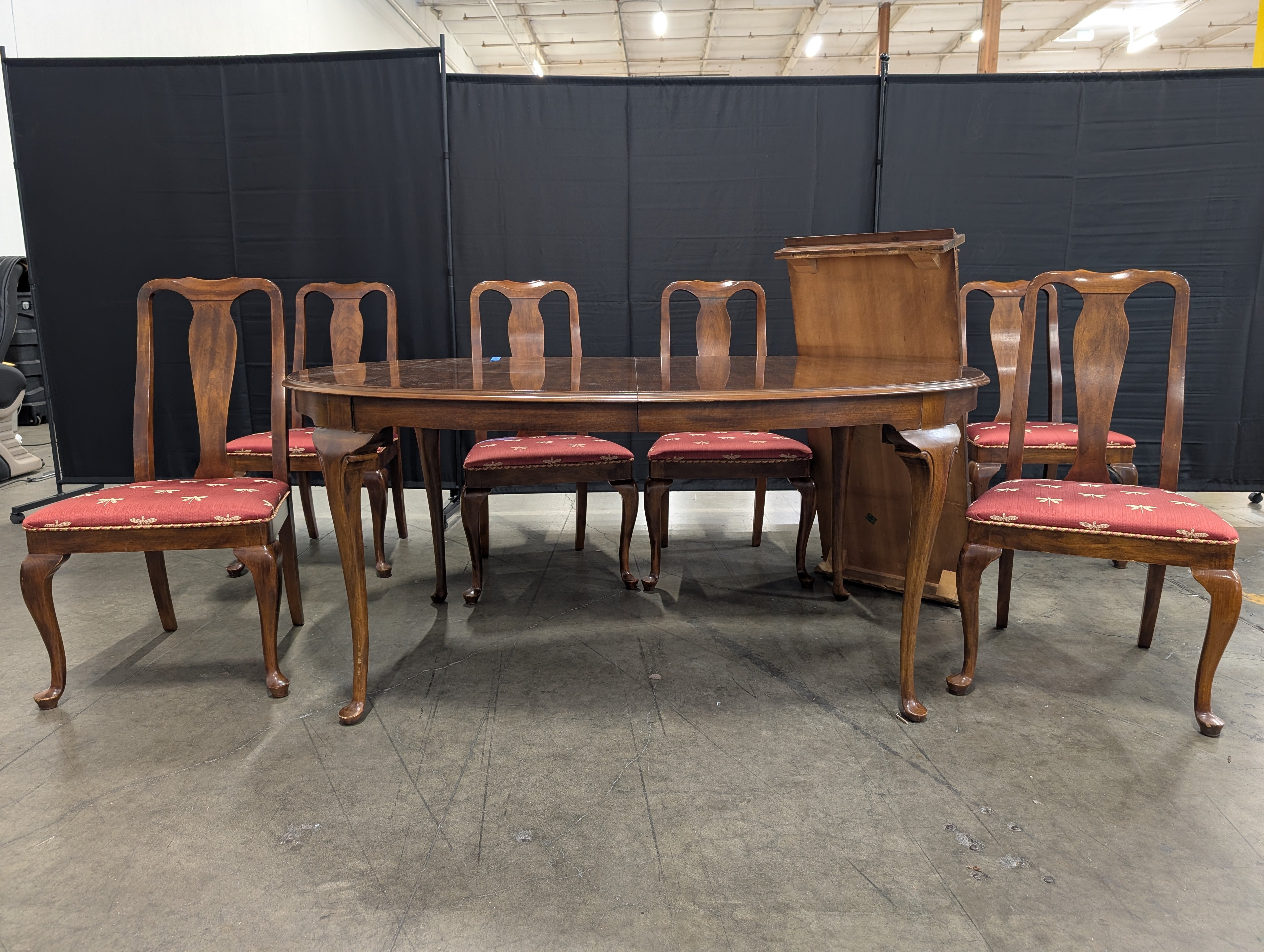 Drexel Traditional Dark Wood Oval Dining Table with Dragonfly Upholstered Chairs